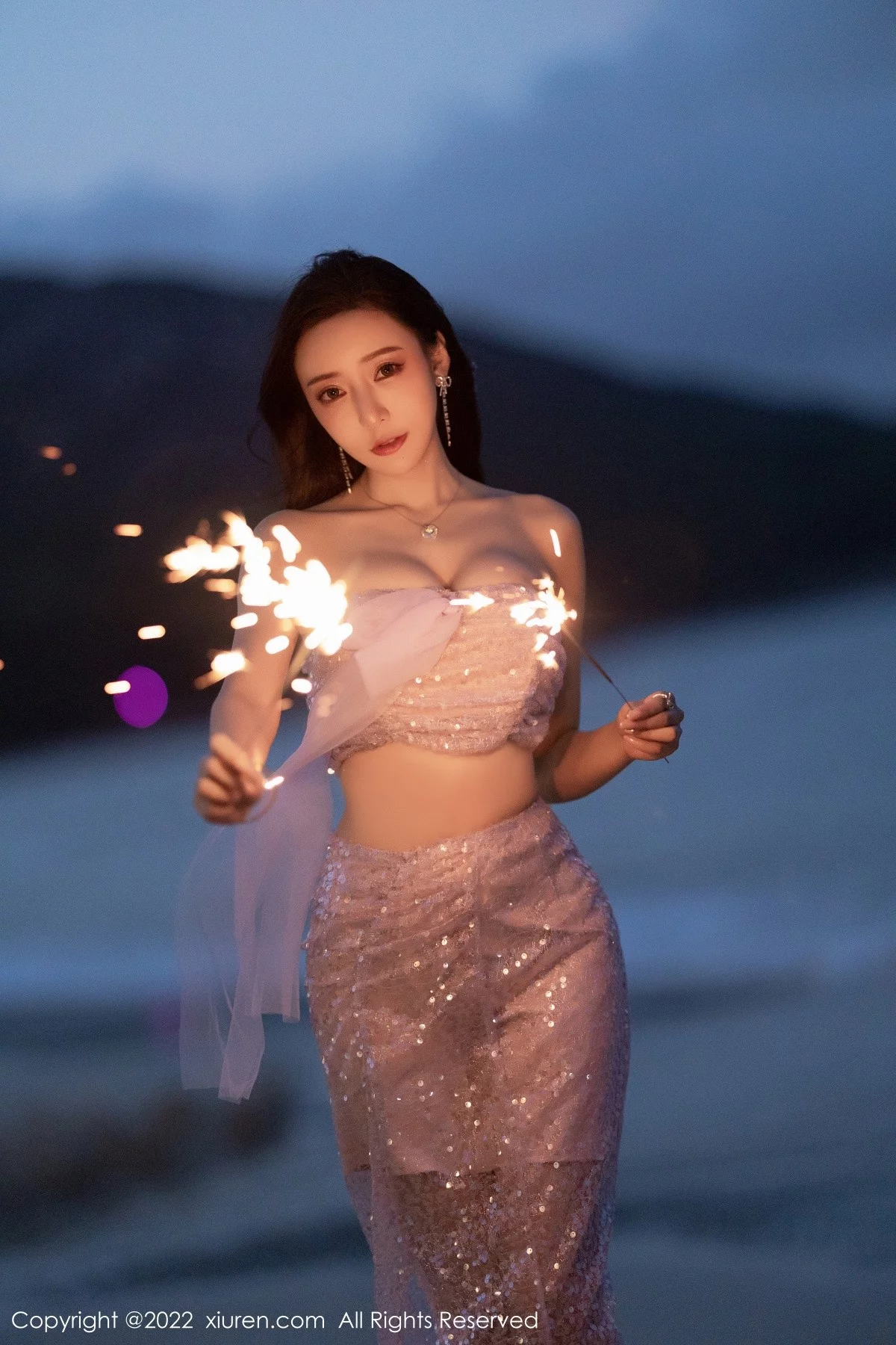 [[XiuRen秀人网]秀人网]No.5161_女神王馨瑶yanni厦门旅拍黑色轻透内衣配黑丝吊袜完美诱惑写真90P