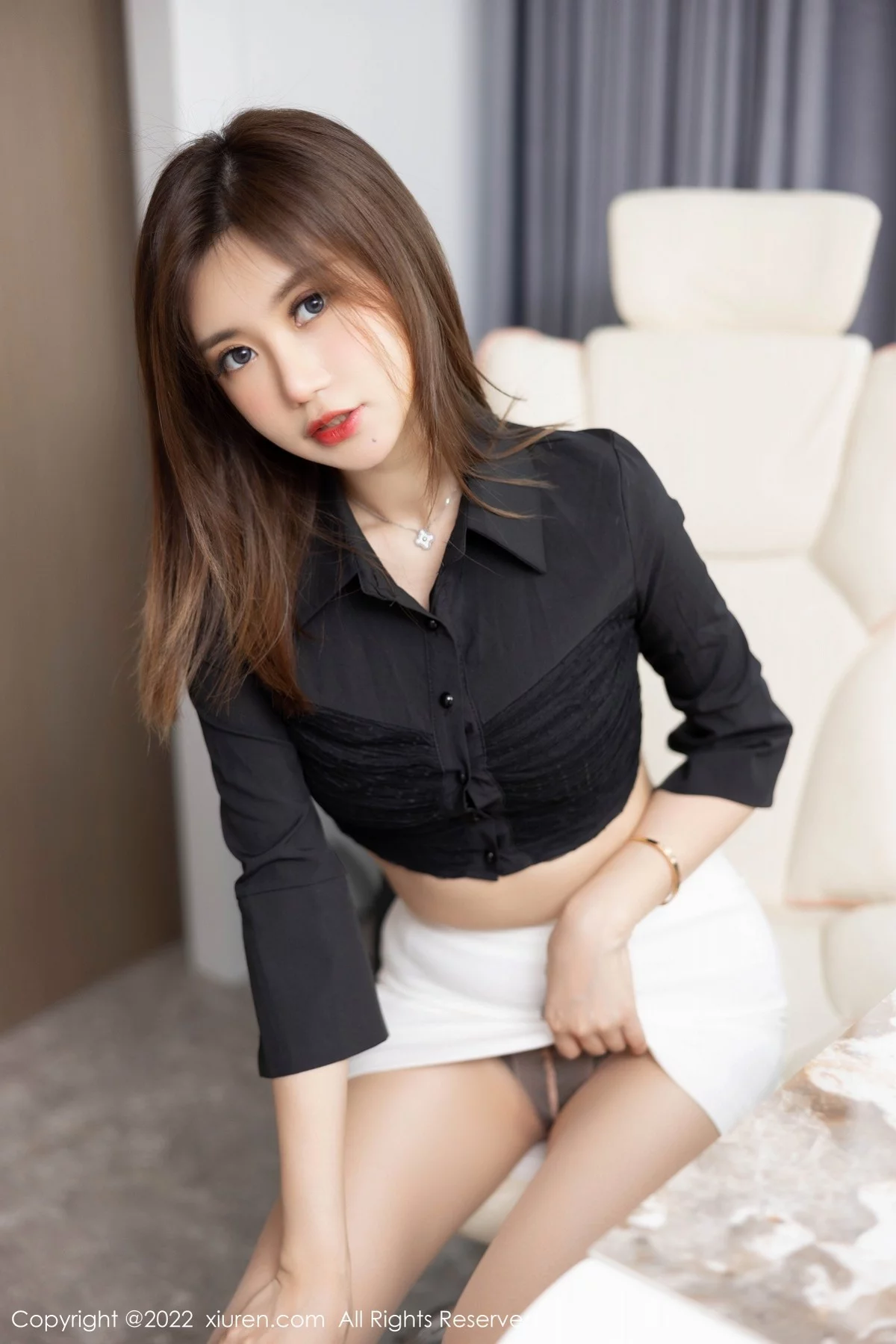 [[XiuRen秀人网]秀人网]No.5160_女神绮里嘉ula海南心愿旅拍半脱露黑色内衣配超薄肉丝诱惑写真81P