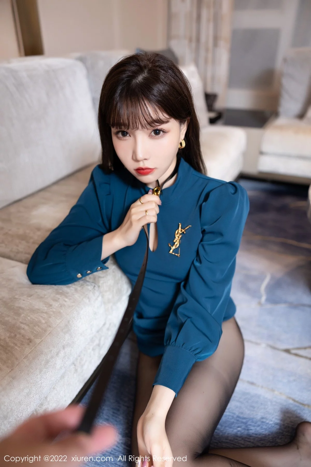 [[XiuRen秀人网]秀人网]No.5166_女神芝芝Booty厦门旅拍蓝色连衣裙半脱露蕾丝内衣极致魅惑写真93P
