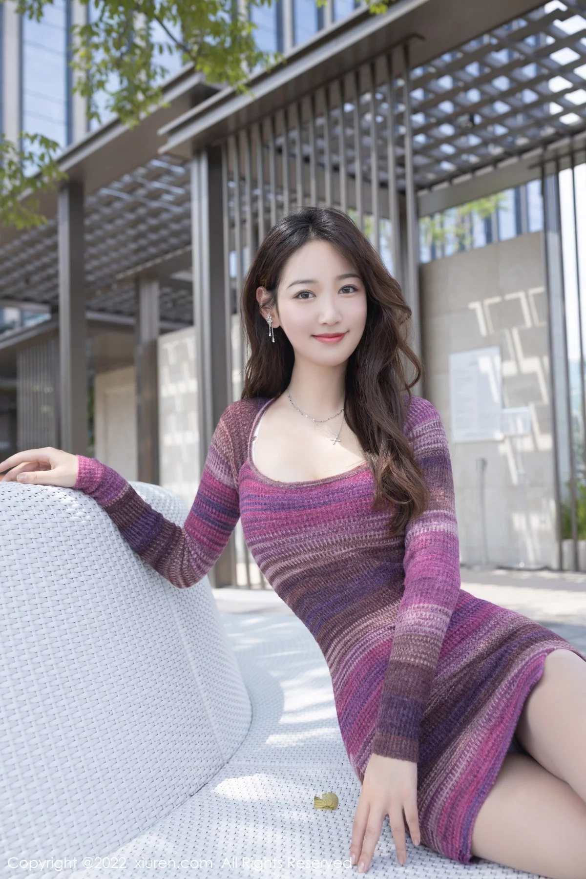 [[XiuRen秀人网]秀人网]No.5048_模特唐安琪珠三角旅拍紫红色服饰+性感吊裙半脱完美诱惑写真81P
