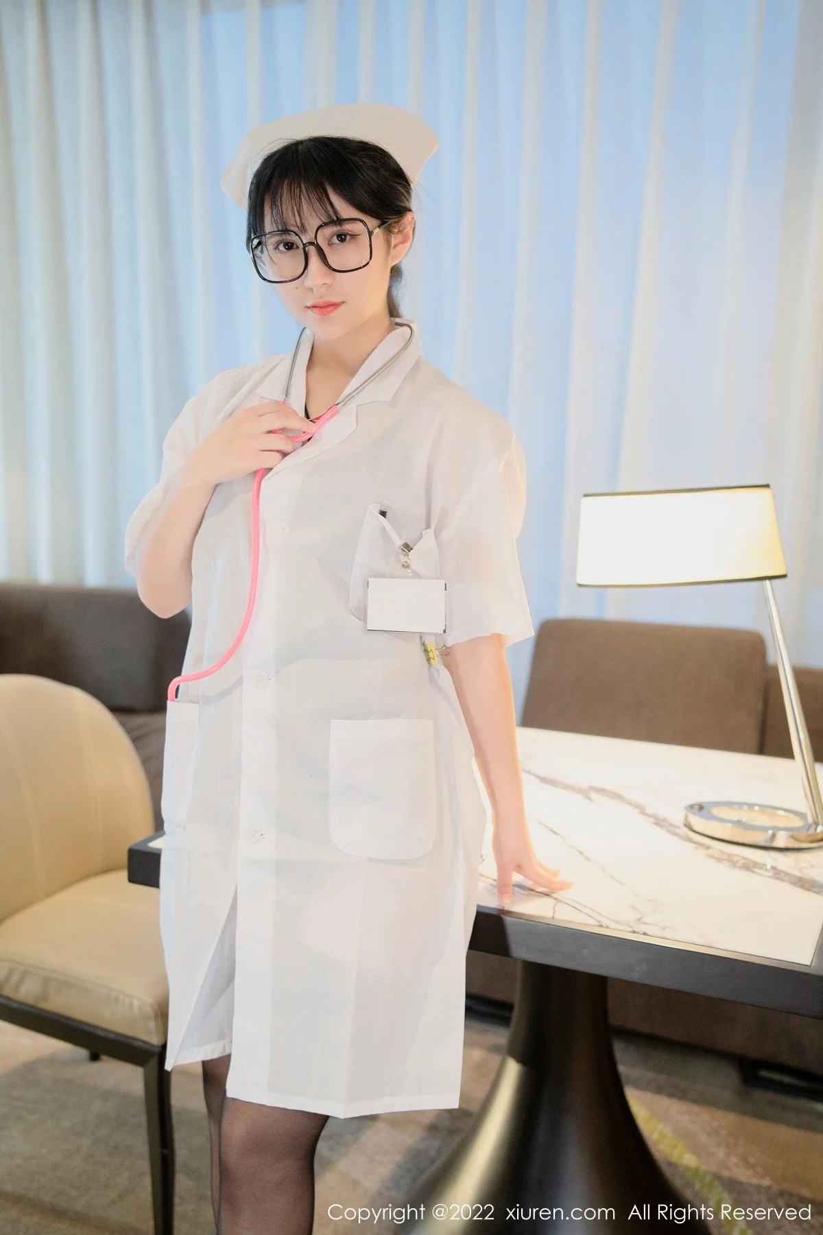 [[XiuRen秀人网]秀人网]No.5202_模特久久Aimee私房性感白衣天使服饰下黑色蕾丝内衣诱惑写真62P