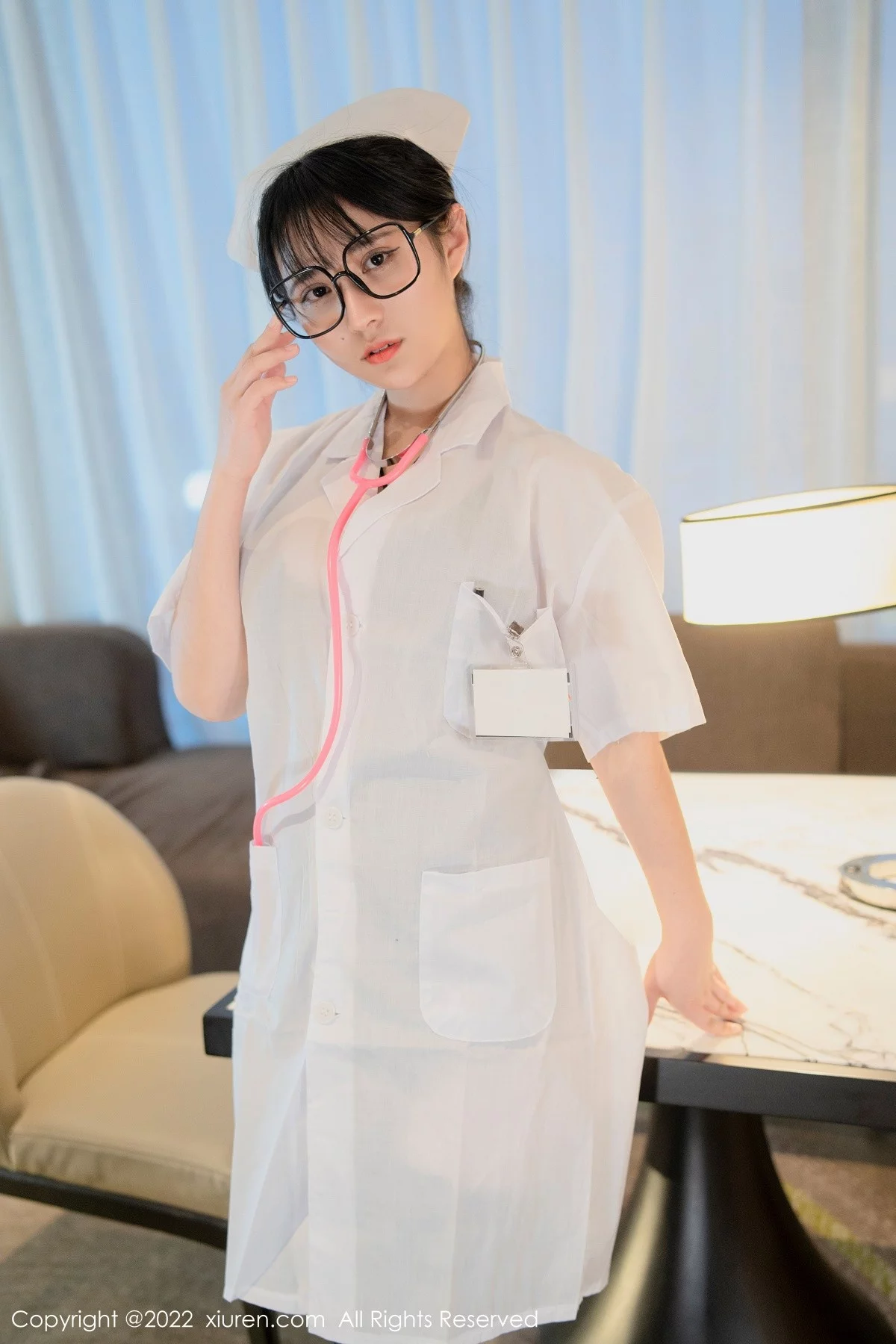 [[XiuRen秀人网]秀人网]No.5202_模特久久Aimee私房性感白衣天使服饰下黑色蕾丝内衣诱惑写真62P