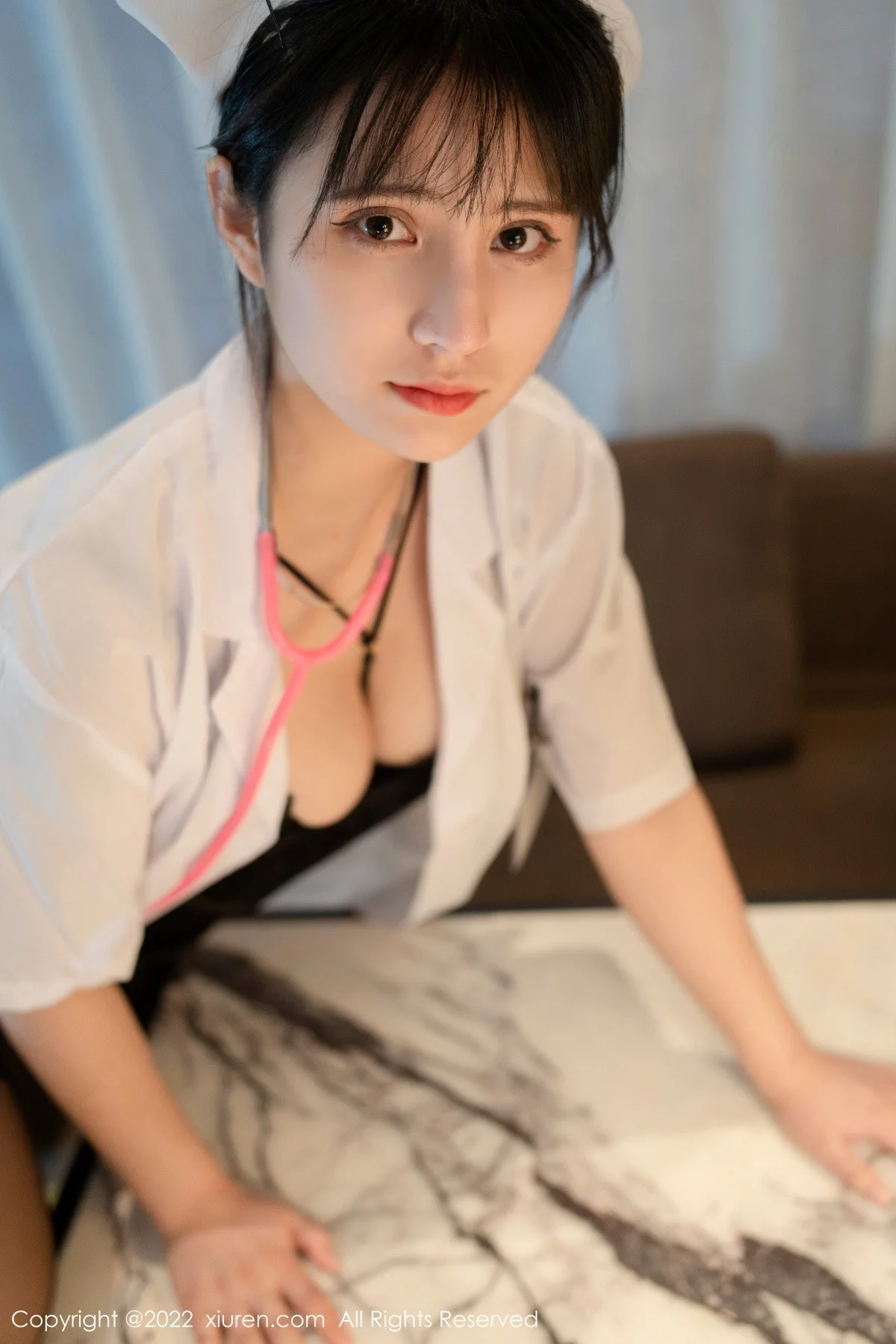 [[XiuRen秀人网]秀人网]No.5202_模特久久Aimee私房性感白衣天使服饰下黑色蕾丝内衣诱惑写真62P