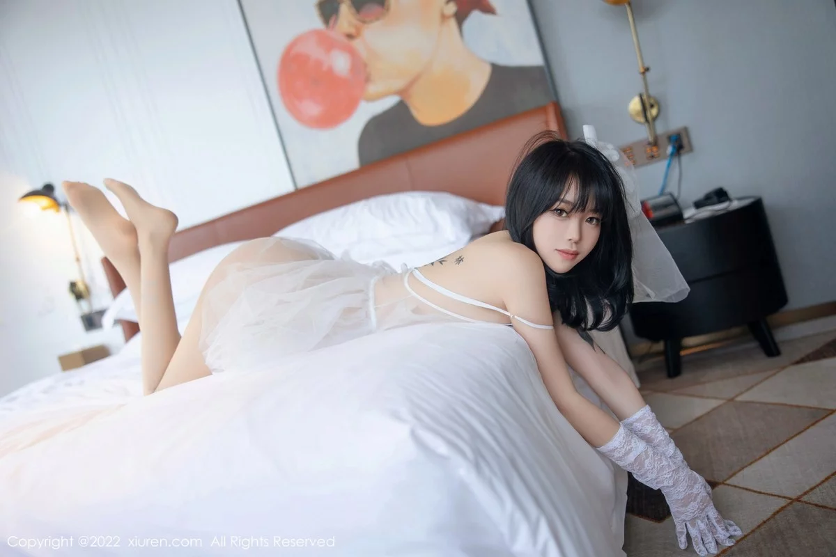 [[XiuRen秀人网]秀人网]No.5212_模特奶瓶私房性感白色婚纱服饰配白色丝袜秀翘臀美腿诱惑写真89P