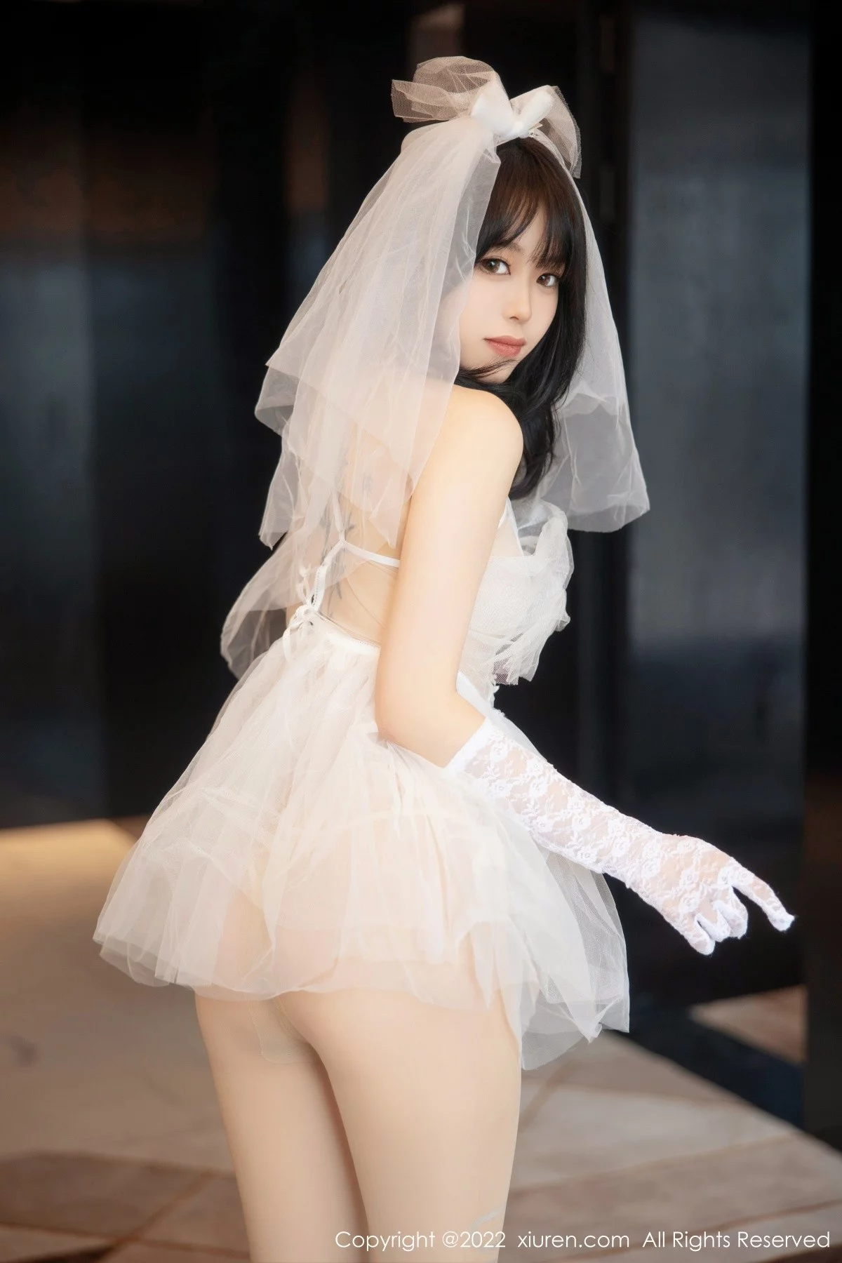 [[XiuRen秀人网]秀人网]No.5212_模特奶瓶私房性感白色婚纱服饰配白色丝袜秀翘臀美腿诱惑写真89P