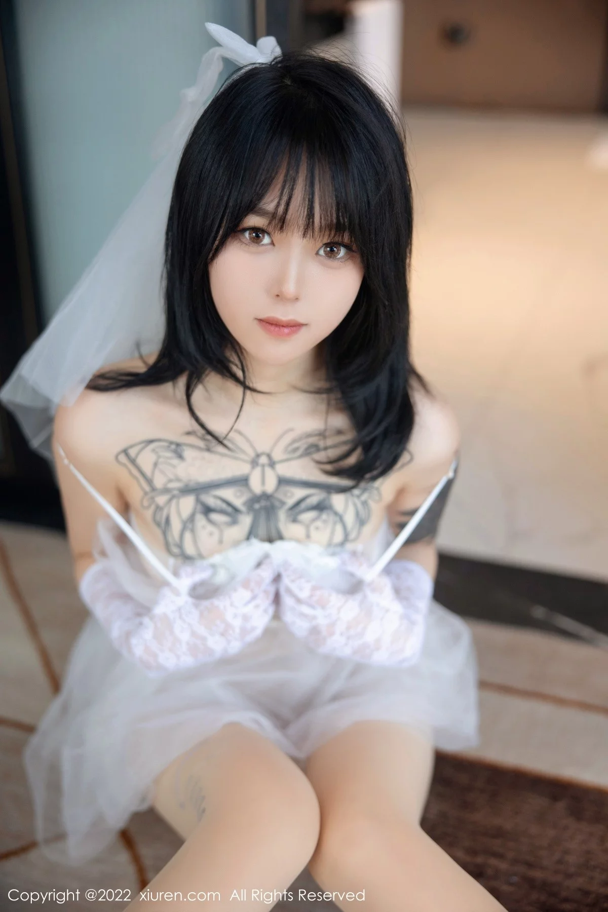 [[XiuRen秀人网]秀人网]No.5212_模特奶瓶私房性感白色婚纱服饰配白色丝袜秀翘臀美腿诱惑写真89P
