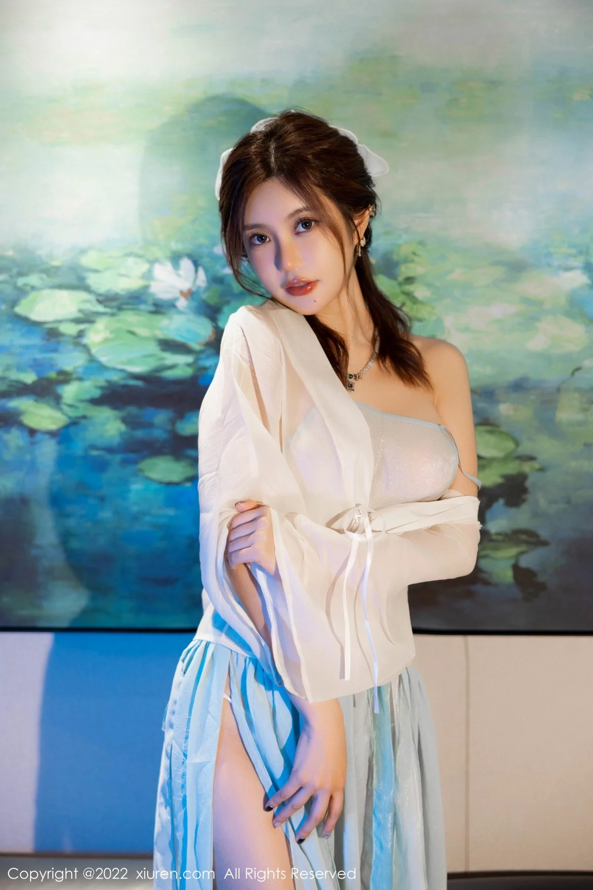 [[XiuRen秀人网]秀人网]No.5219_女神绮里嘉ula海南心愿旅拍白色轻透古装肚兜秀完美身材诱惑写真62P