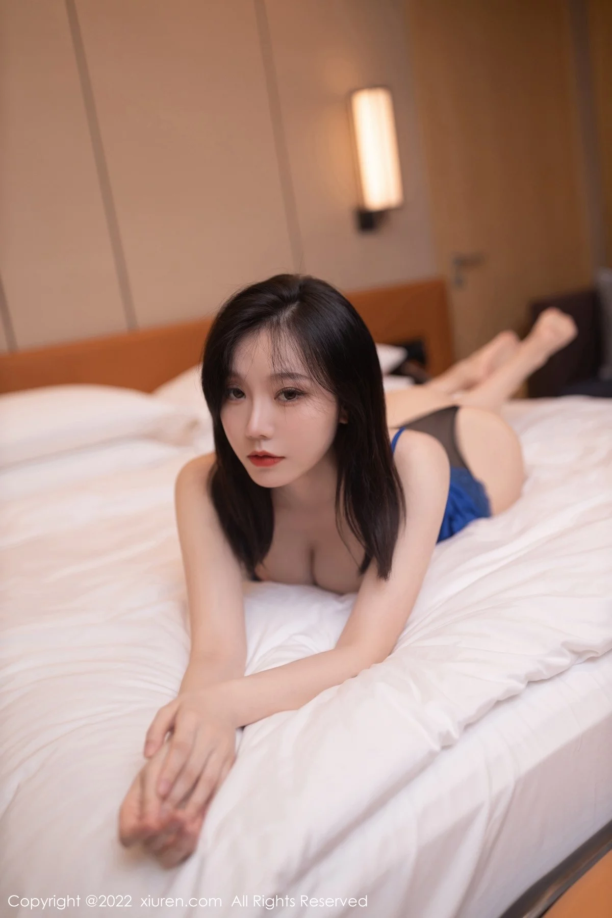 [[XiuRen秀人网]秀人网]No.5230_模特安然anran广州-云南旅拍室内蕾丝内衣配开档黑丝诱惑写真77P