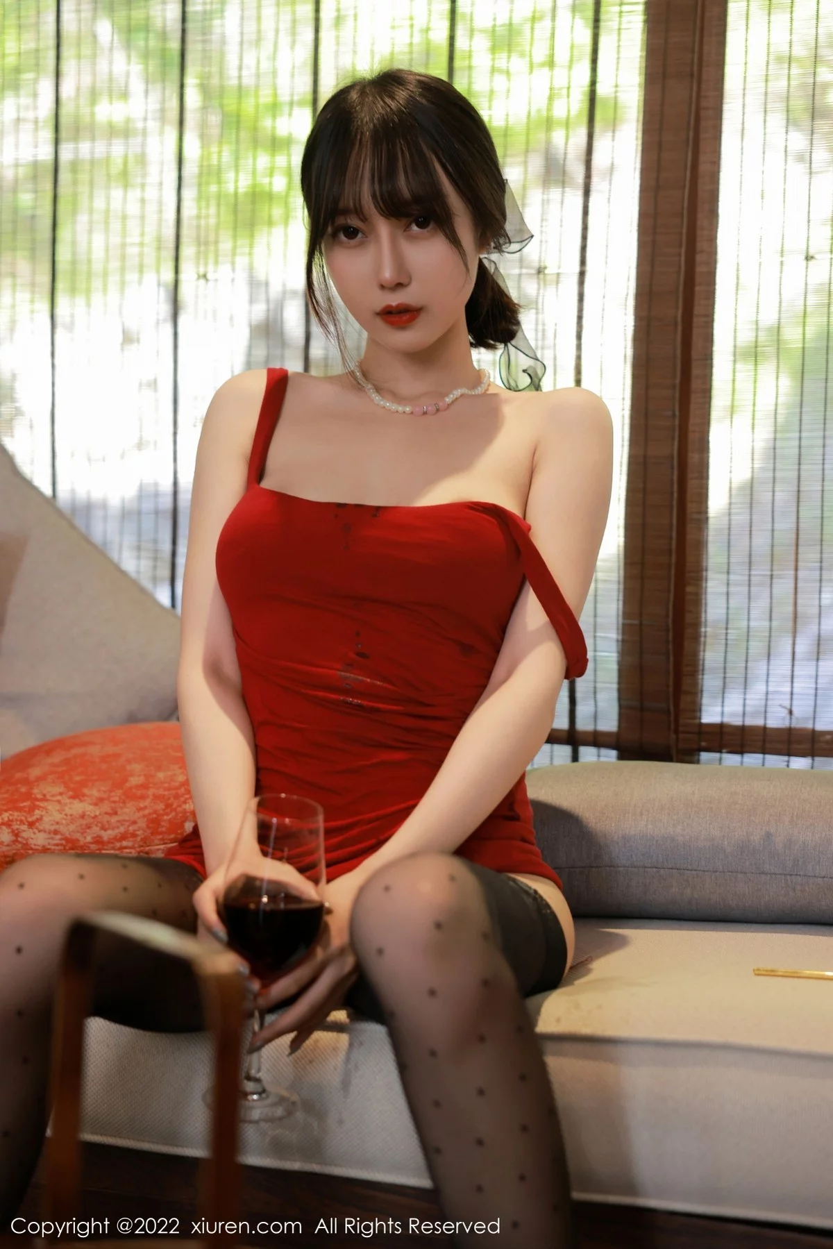 [[XiuRen秀人网]秀人网]No.5231_模特玥儿玥er澳门旅拍性感红色连衣裙配魅惑黑丝撩人诱惑写真52P