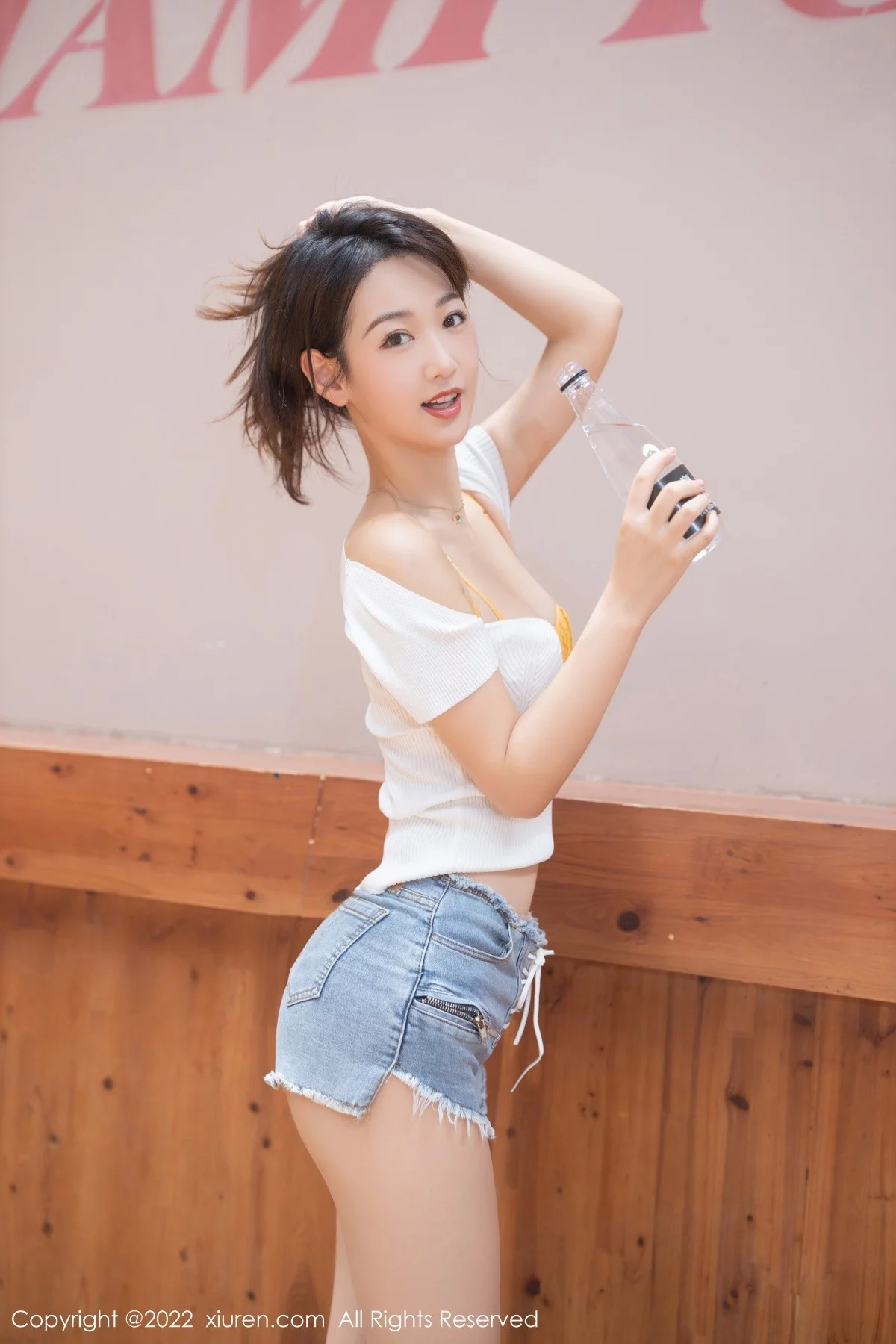 [[XiuRen秀人网]秀人网]No.5258_模特唐安琪广州-云南旅拍篮球宝贝装扮黄色蕾丝内衣诱惑写真80P