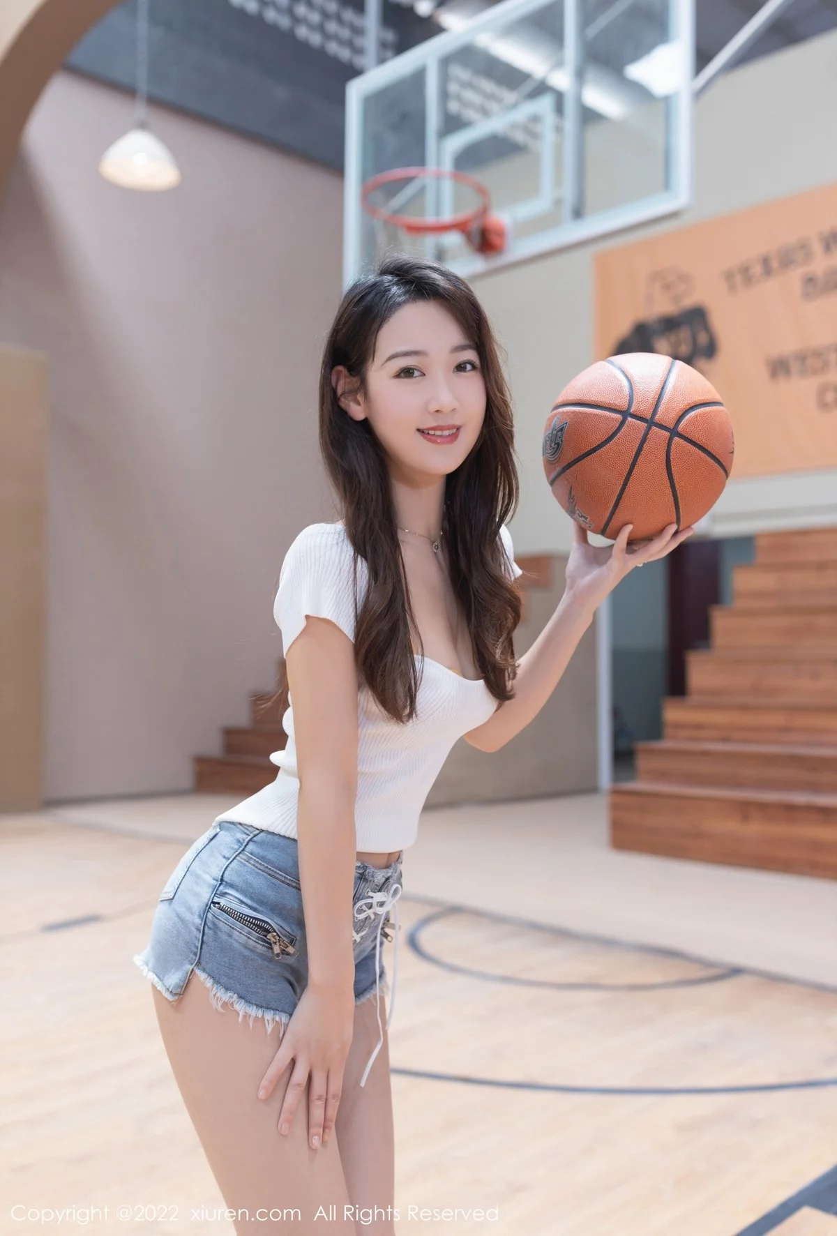 [[XiuRen秀人网]秀人网]No.5258_模特唐安琪广州-云南旅拍篮球宝贝装扮黄色蕾丝内衣诱惑写真80P
