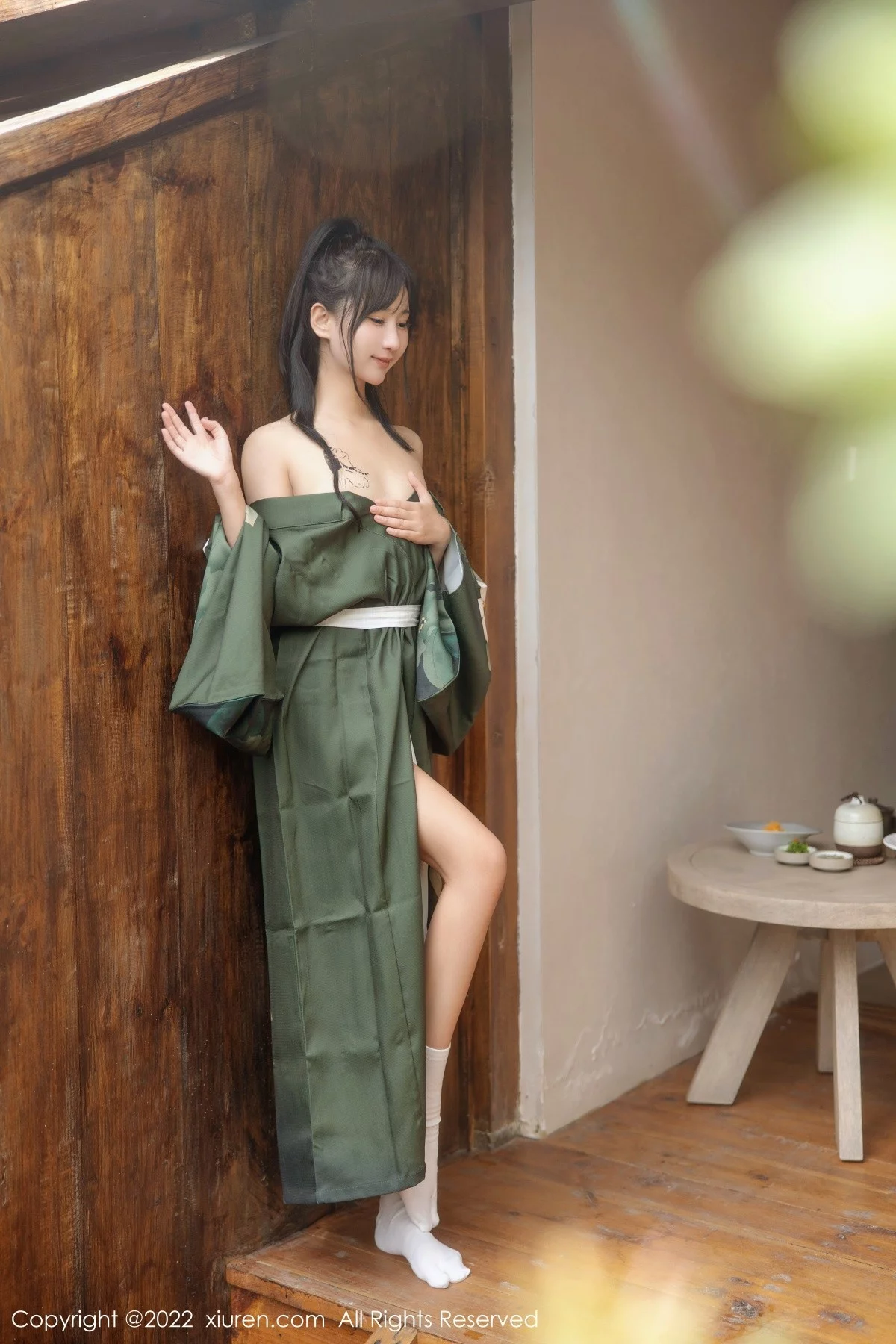 [[XiuRen秀人网]秀人网]No.5256_女神小果冻儿大理旅拍私房暗绿色真空和服秀完美身材诱惑写真85P