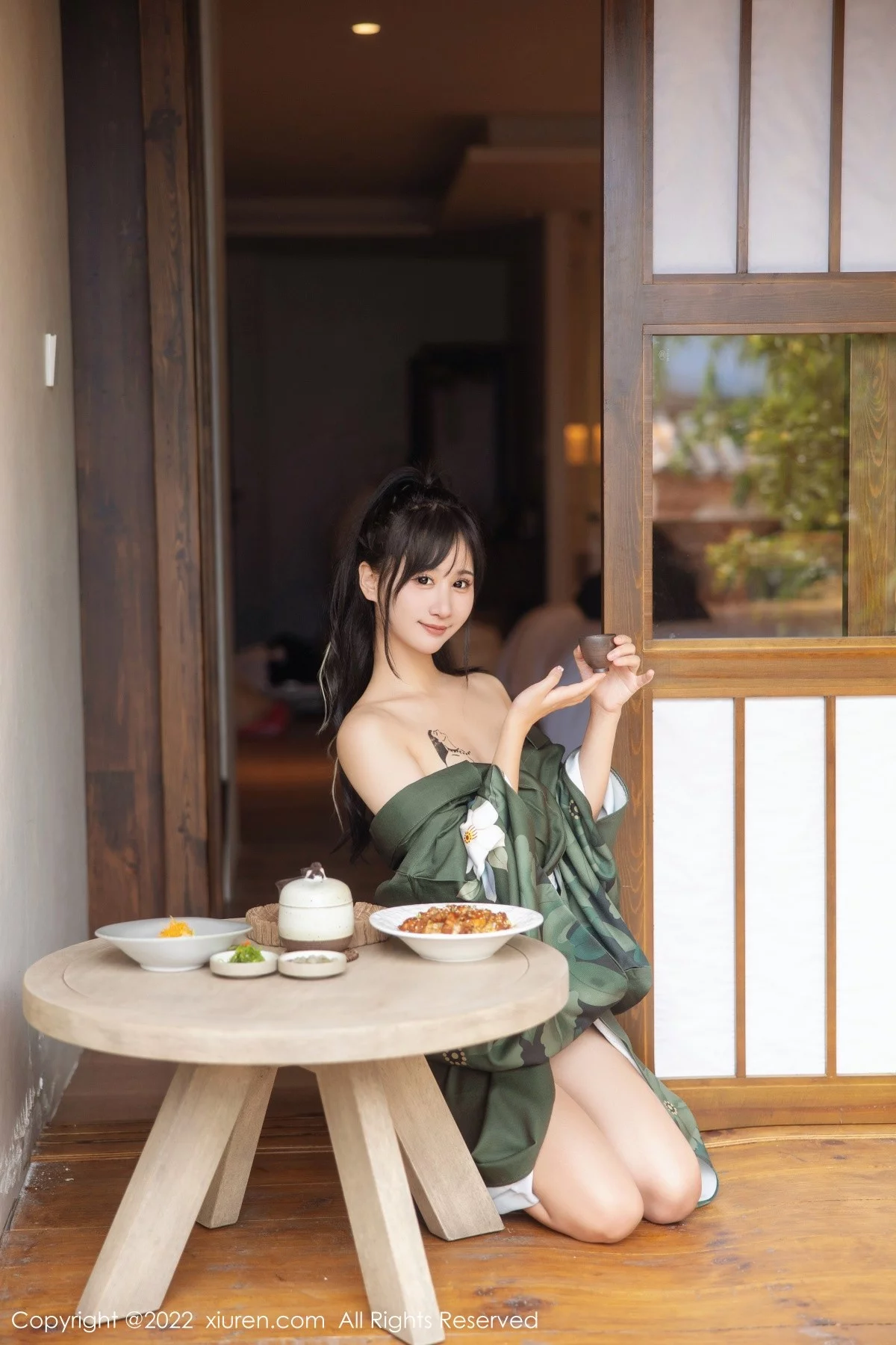 [[XiuRen秀人网]秀人网]No.5256_女神小果冻儿大理旅拍私房暗绿色真空和服秀完美身材诱惑写真85P