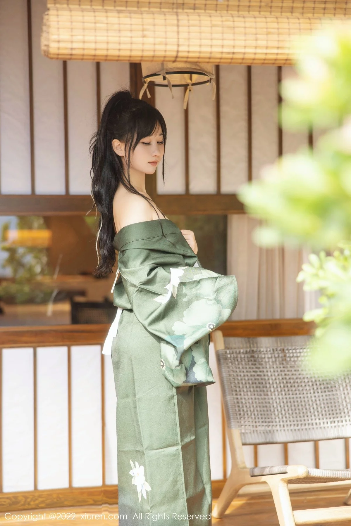 [[XiuRen秀人网]秀人网]No.5256_女神小果冻儿大理旅拍私房暗绿色真空和服秀完美身材诱惑写真85P