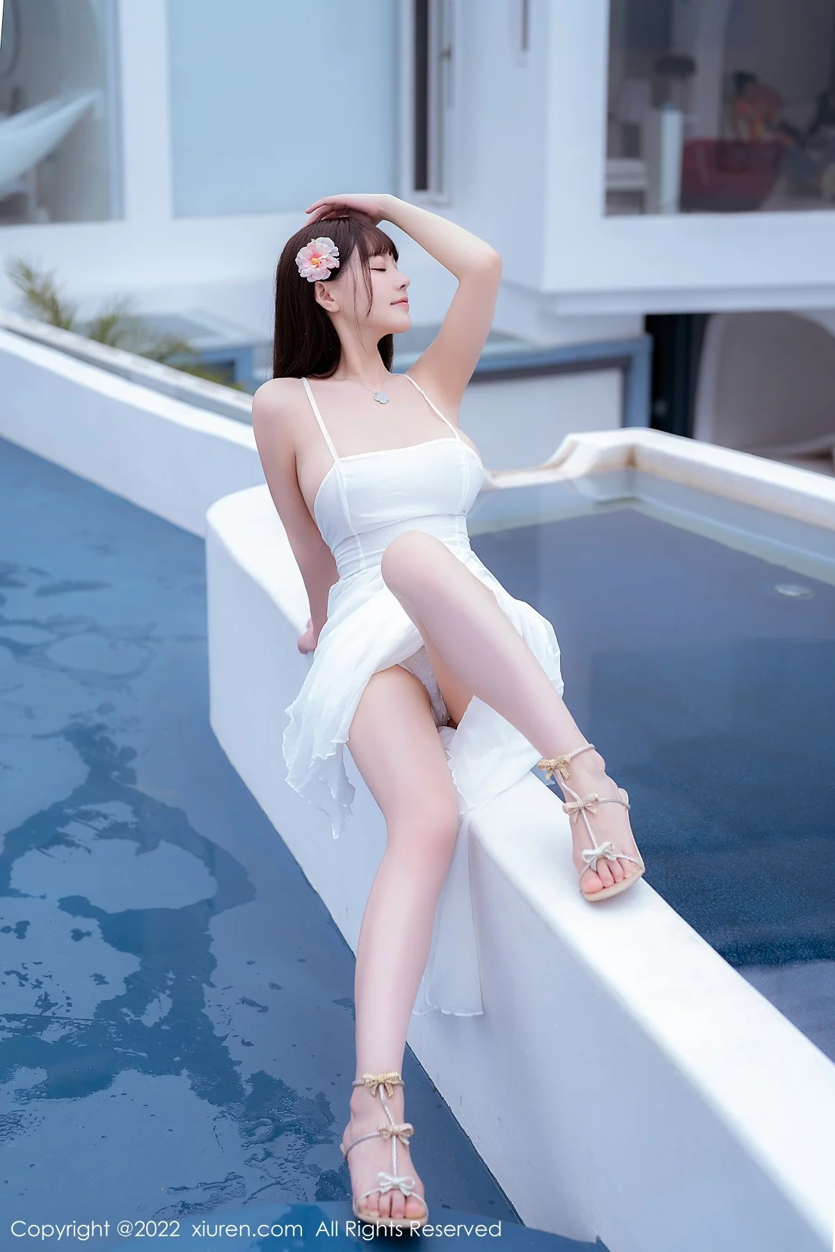 [[XiuRen秀人网]秀人网]No.5261_女神朱可儿Flora大理旅拍白色露肩吊带裙配白丝袜丰满诱惑写真114P