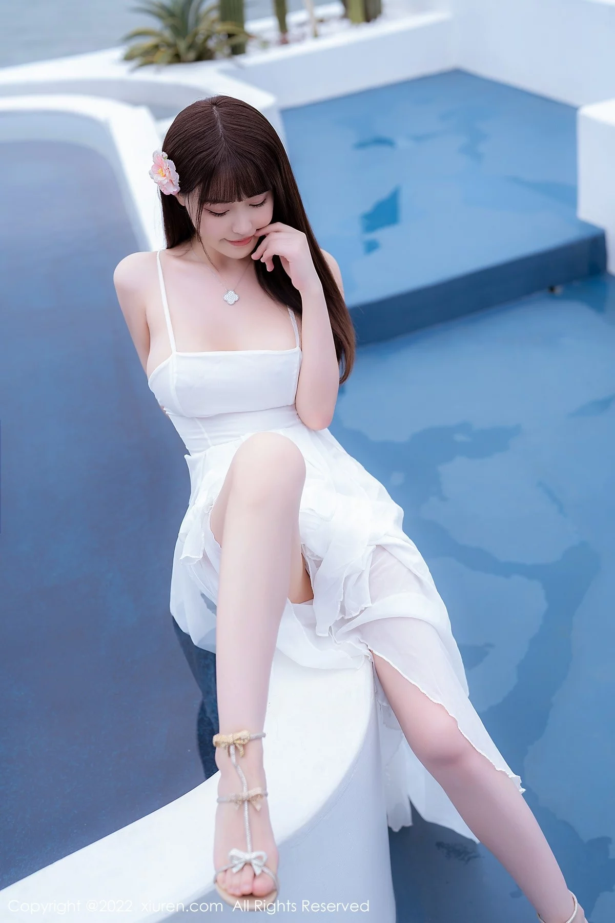 [[XiuRen秀人网]秀人网]No.5261_女神朱可儿Flora大理旅拍白色露肩吊带裙配白丝袜丰满诱惑写真114P