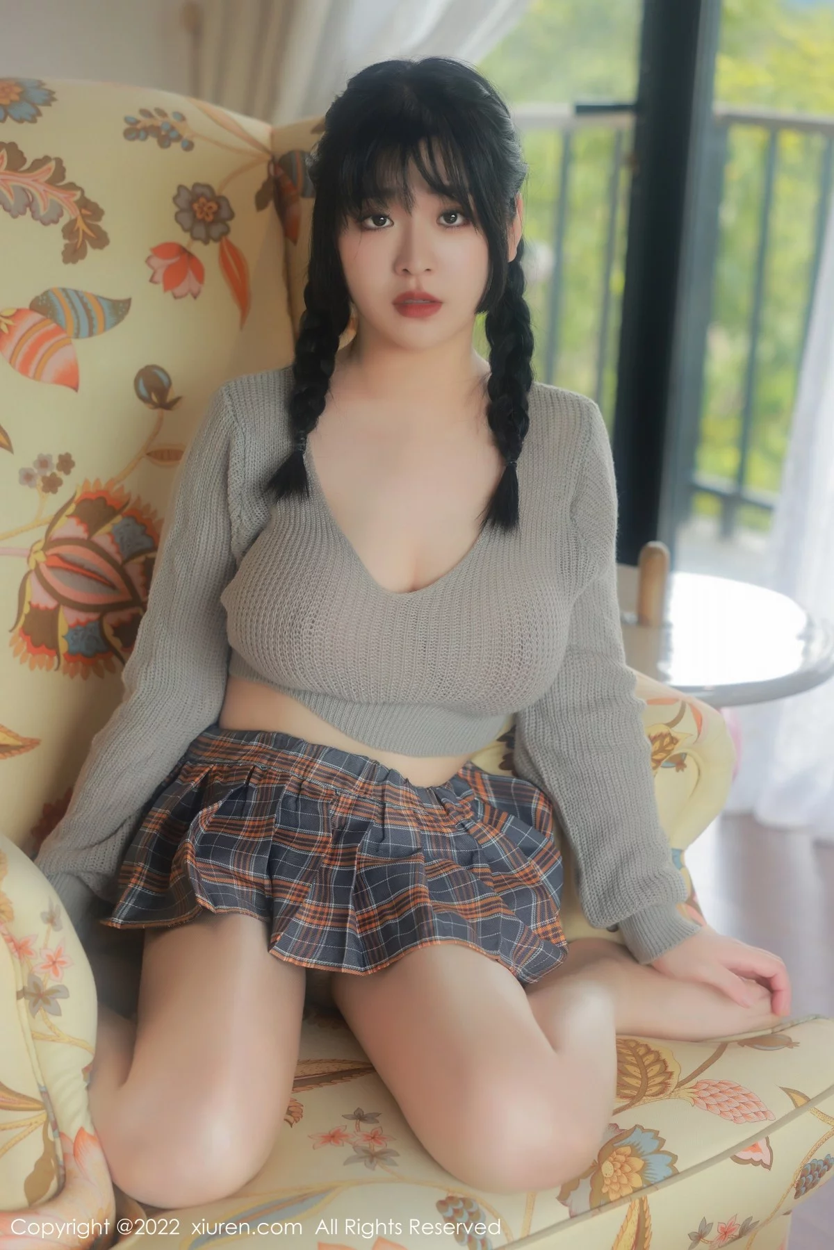 [[XiuRen秀人网]秀人网]No.5259_模特奶酥私房性感灰毛衣配格子裙超薄肉丝秀丰乳肥臀诱惑写真46P