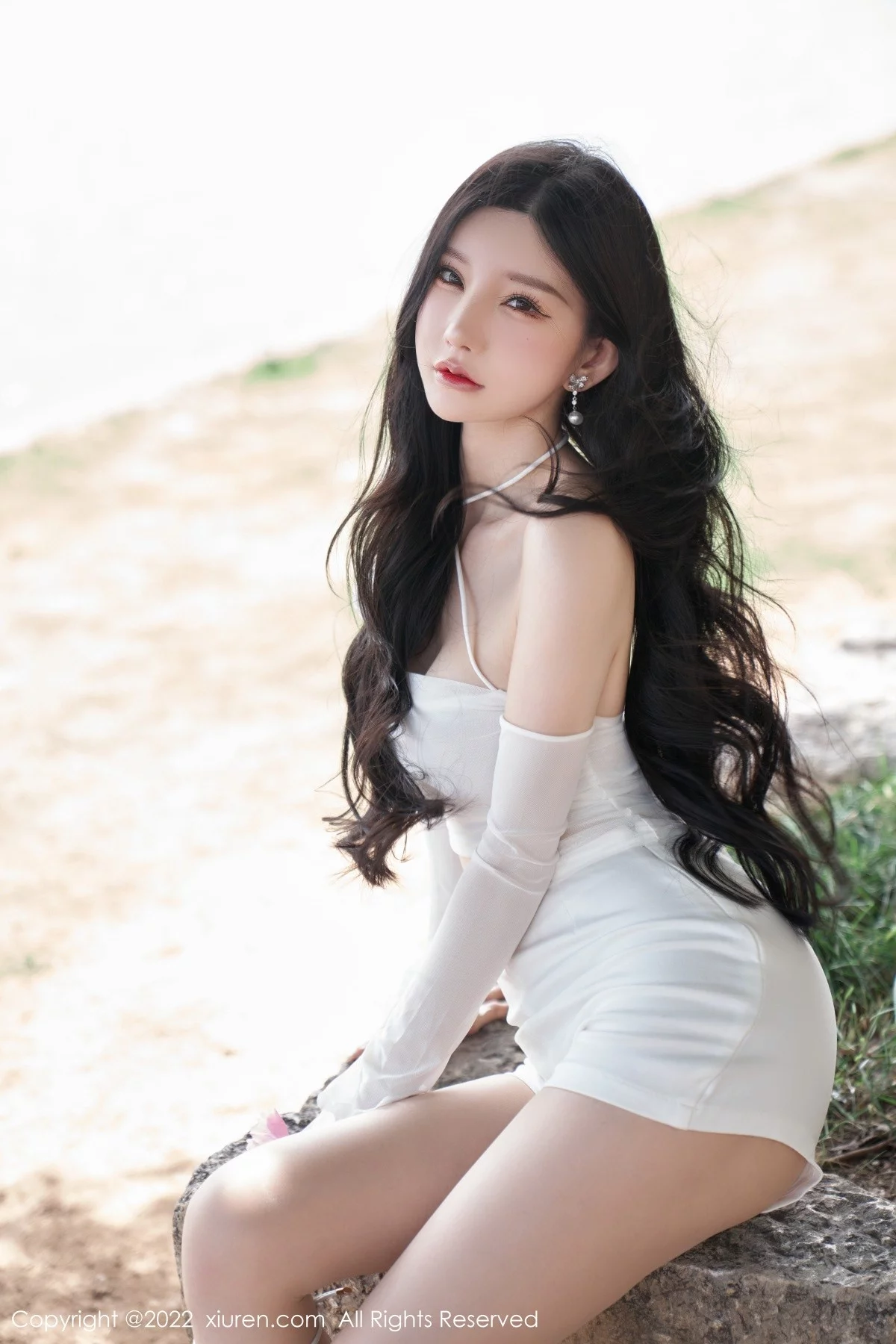 [[XiuRen秀人网]秀人网]No.5271_女神周于希Sally心愿旅拍户外白色轻透服饰秀完美身材诱惑写真89P