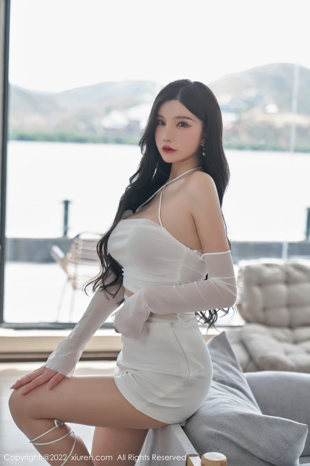 [[XiuRen秀人网]秀人网]No.5271_女神周于希Sally心愿旅拍户外白色轻透服饰秀完美身材诱惑写真89P