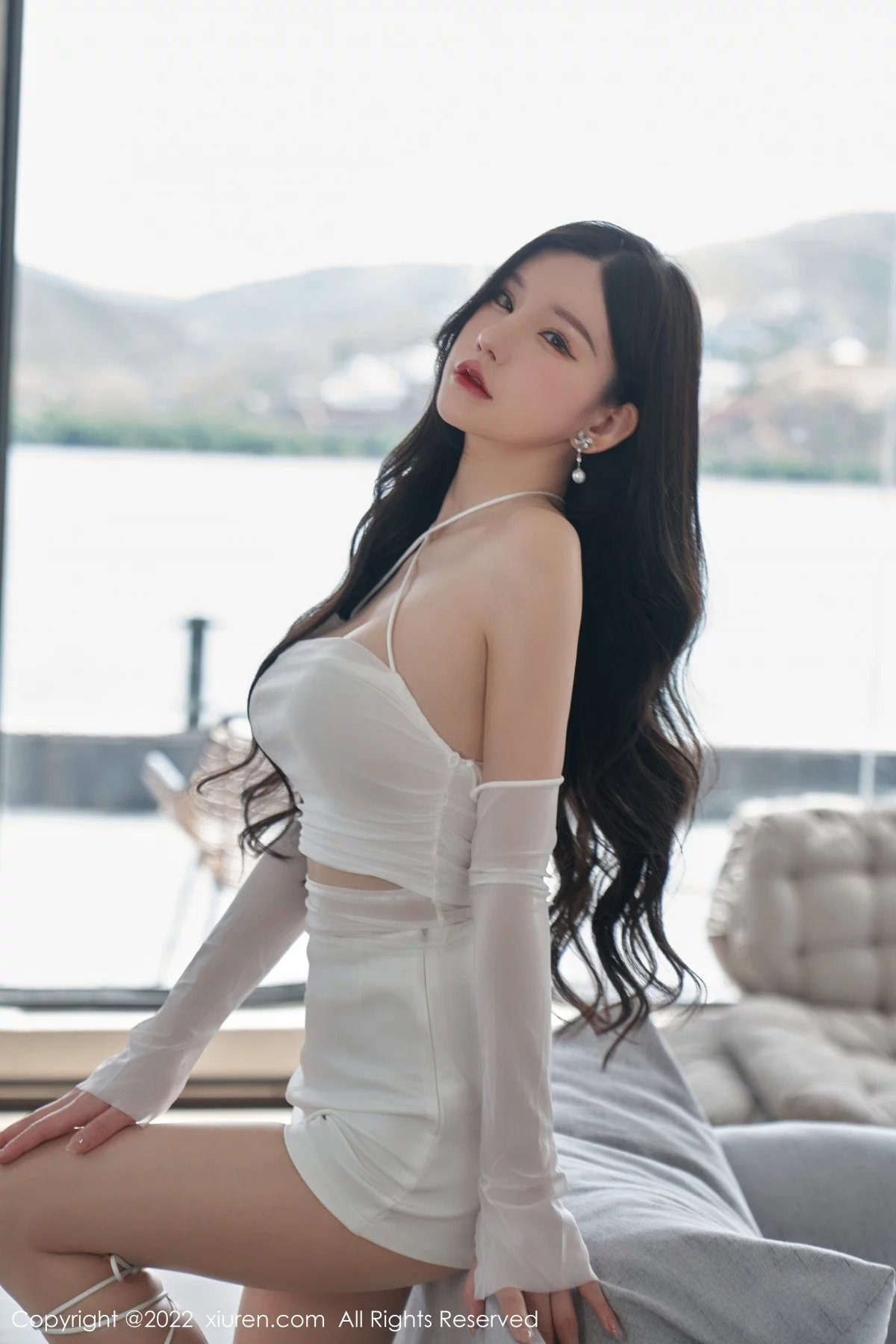 [[XiuRen秀人网]秀人网]No.5271_女神周于希Sally心愿旅拍户外白色轻透服饰秀完美身材诱惑写真89P