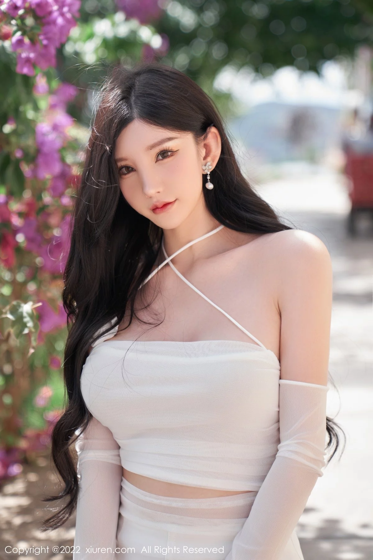 [[XiuRen秀人网]秀人网]No.5271_女神周于希Sally心愿旅拍户外白色轻透服饰秀完美身材诱惑写真89P