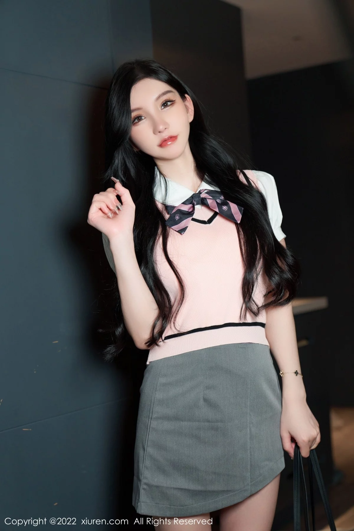 [[XiuRen秀人网]秀人网]No.5285_女神周于希Sally心愿旅拍私房情趣捆绑露淡粉蕾丝内衣诱惑写真86P