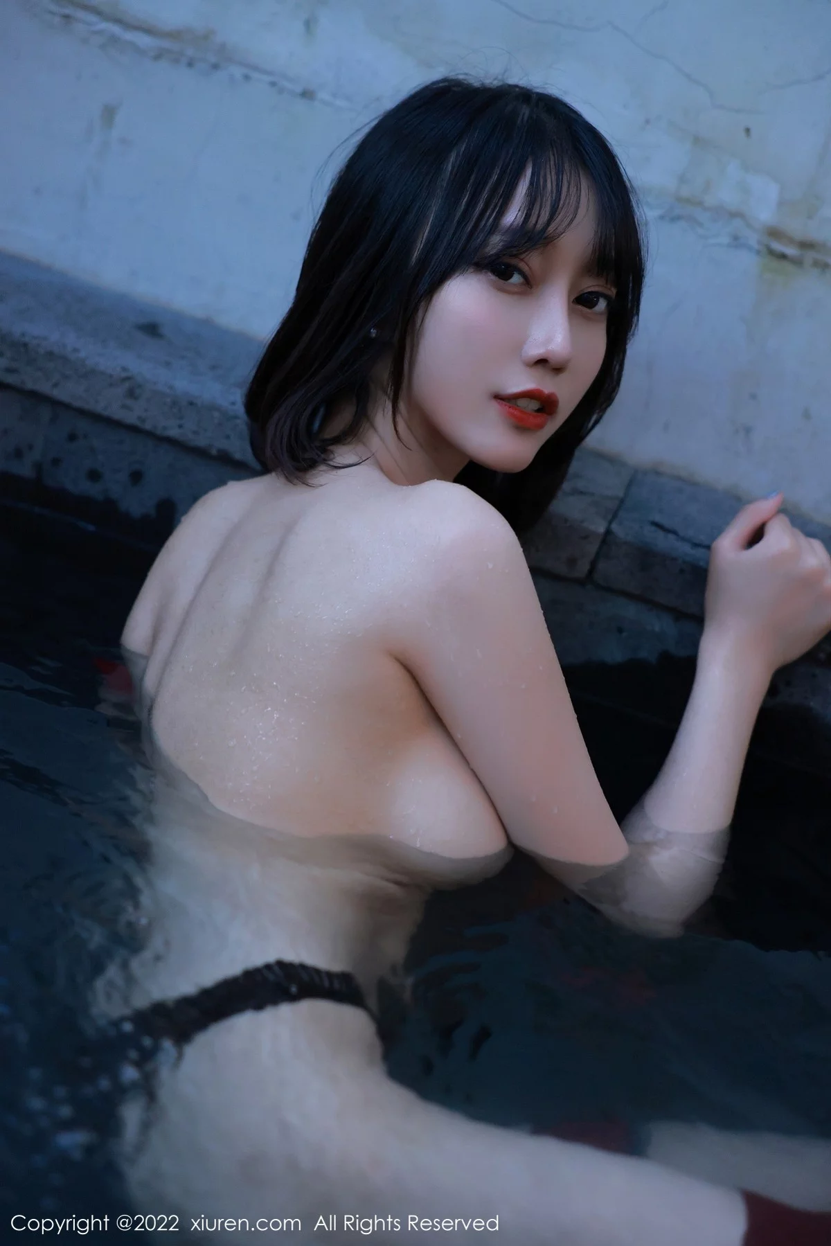 [[XiuRen秀人网]秀人网]No.5283_模特玥儿玥er澳门旅拍半脱露红色蕾丝内衣秀完美身材诱惑写真52P