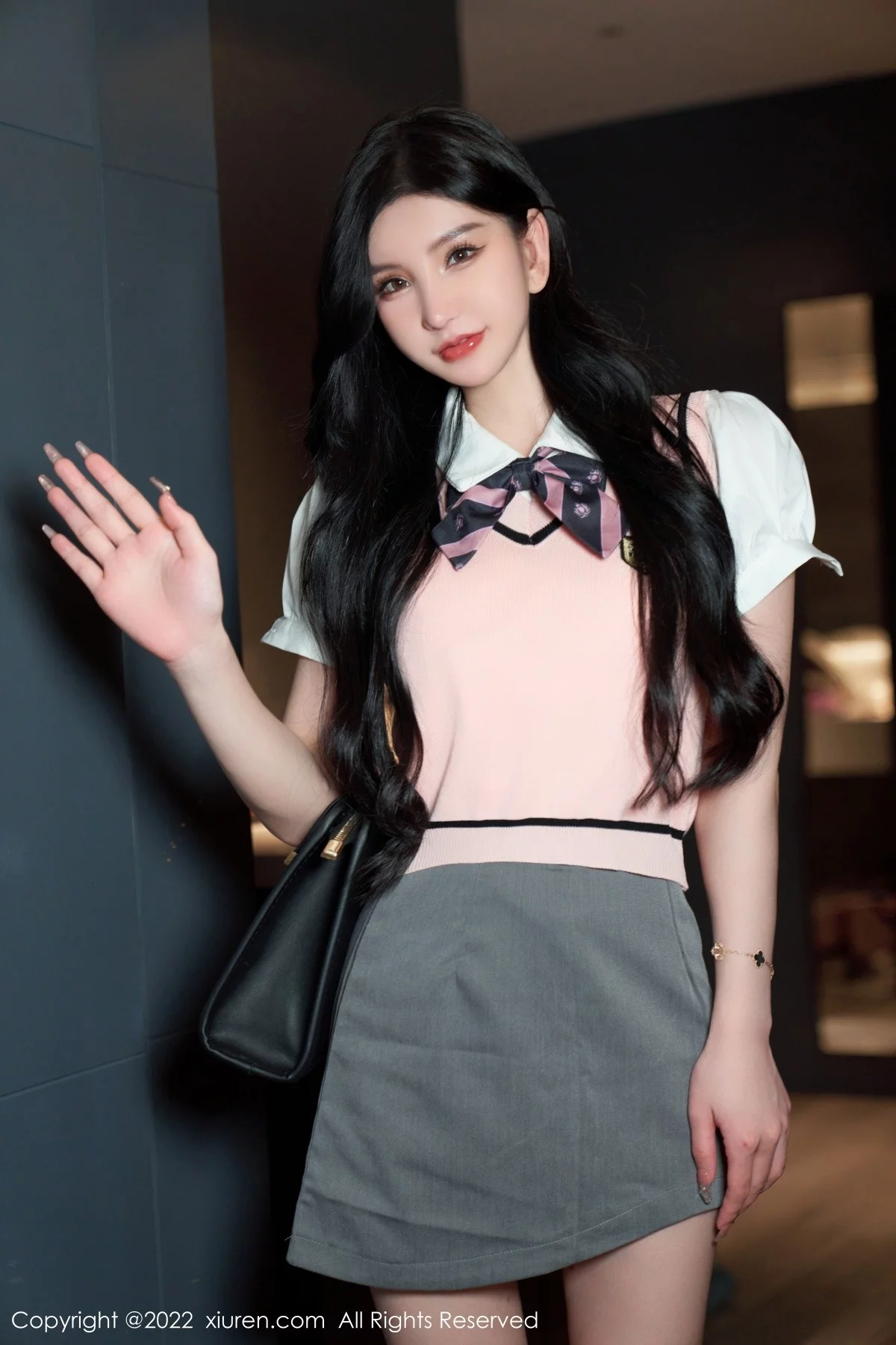 [[XiuRen秀人网]秀人网]No.5285_女神周于希Sally心愿旅拍私房情趣捆绑露淡粉蕾丝内衣诱惑写真86P