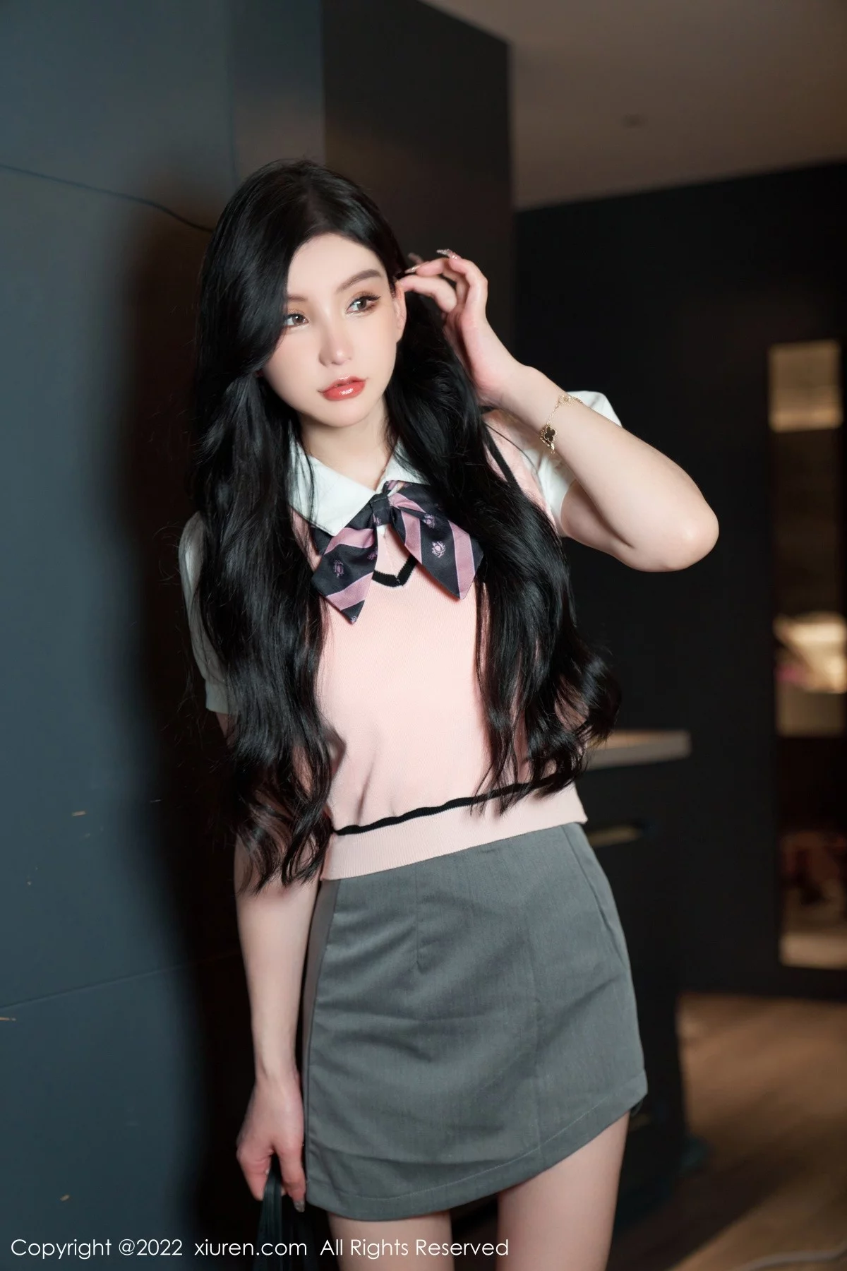 [[XiuRen秀人网]秀人网]No.5285_女神周于希Sally心愿旅拍私房情趣捆绑露淡粉蕾丝内衣诱惑写真86P