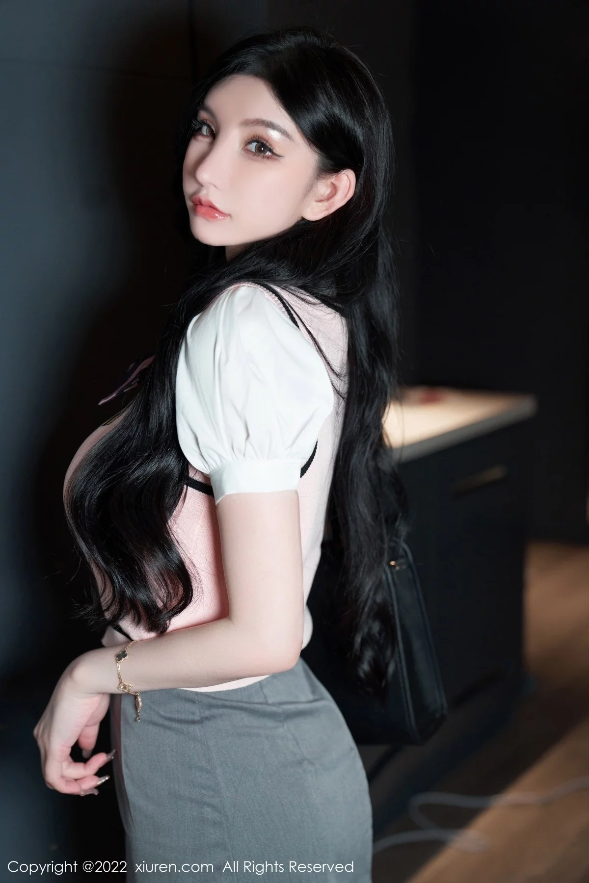 [[XiuRen秀人网]秀人网]No.5285_女神周于希Sally心愿旅拍私房情趣捆绑露淡粉蕾丝内衣诱惑写真86P