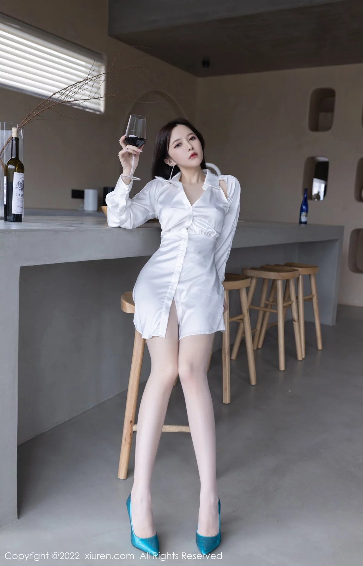 [[XiuRen秀人网]秀人网]No.5286_模特鱼子酱Fish云南旅拍性感白T配超薄肉丝秀婀娜身姿诱惑写真80P