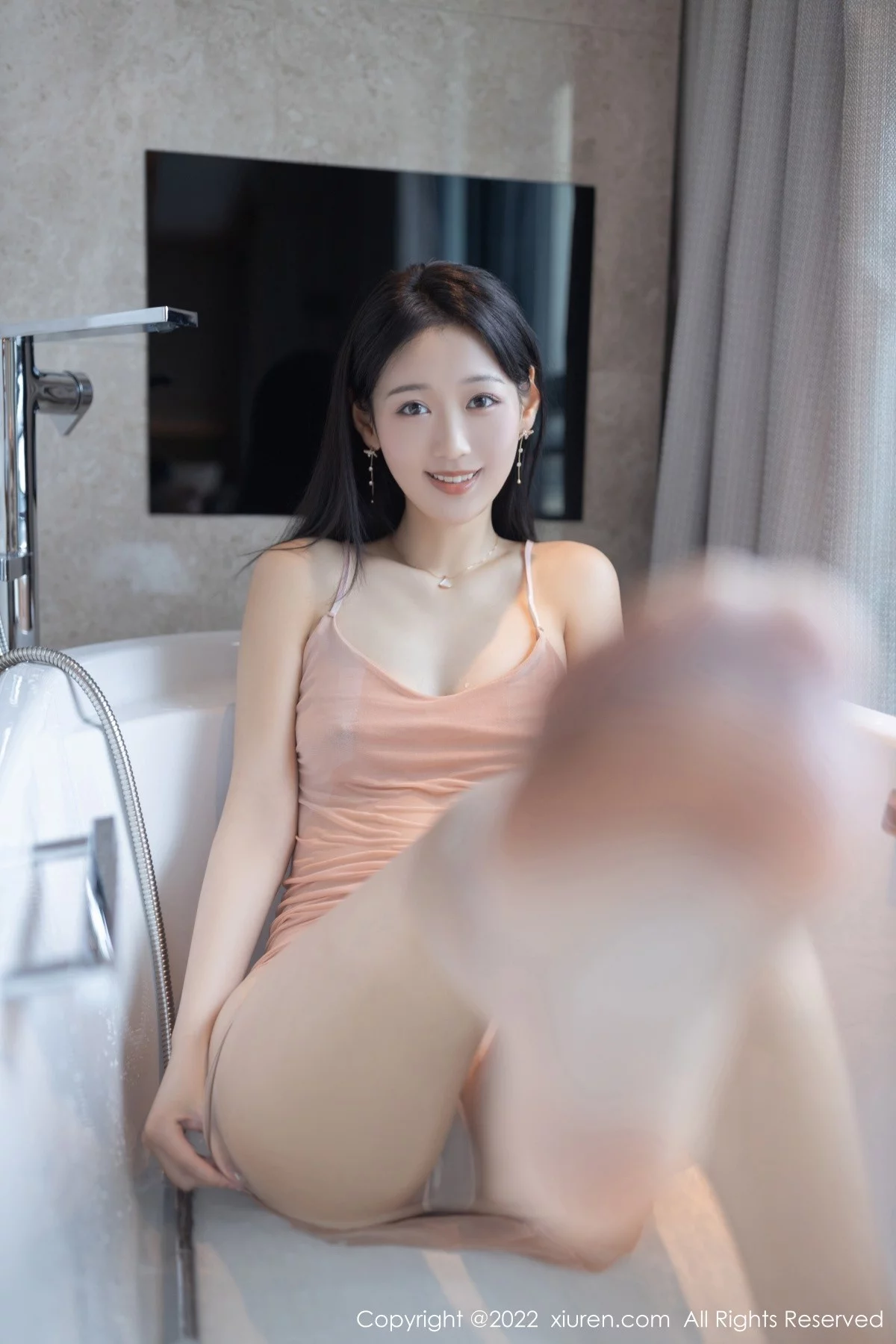 [[XiuRen秀人网]秀人网]No.5293_模特唐安琪云南旅拍性感轻透薄纱连衣长裙配超薄肉丝诱惑写真77P
