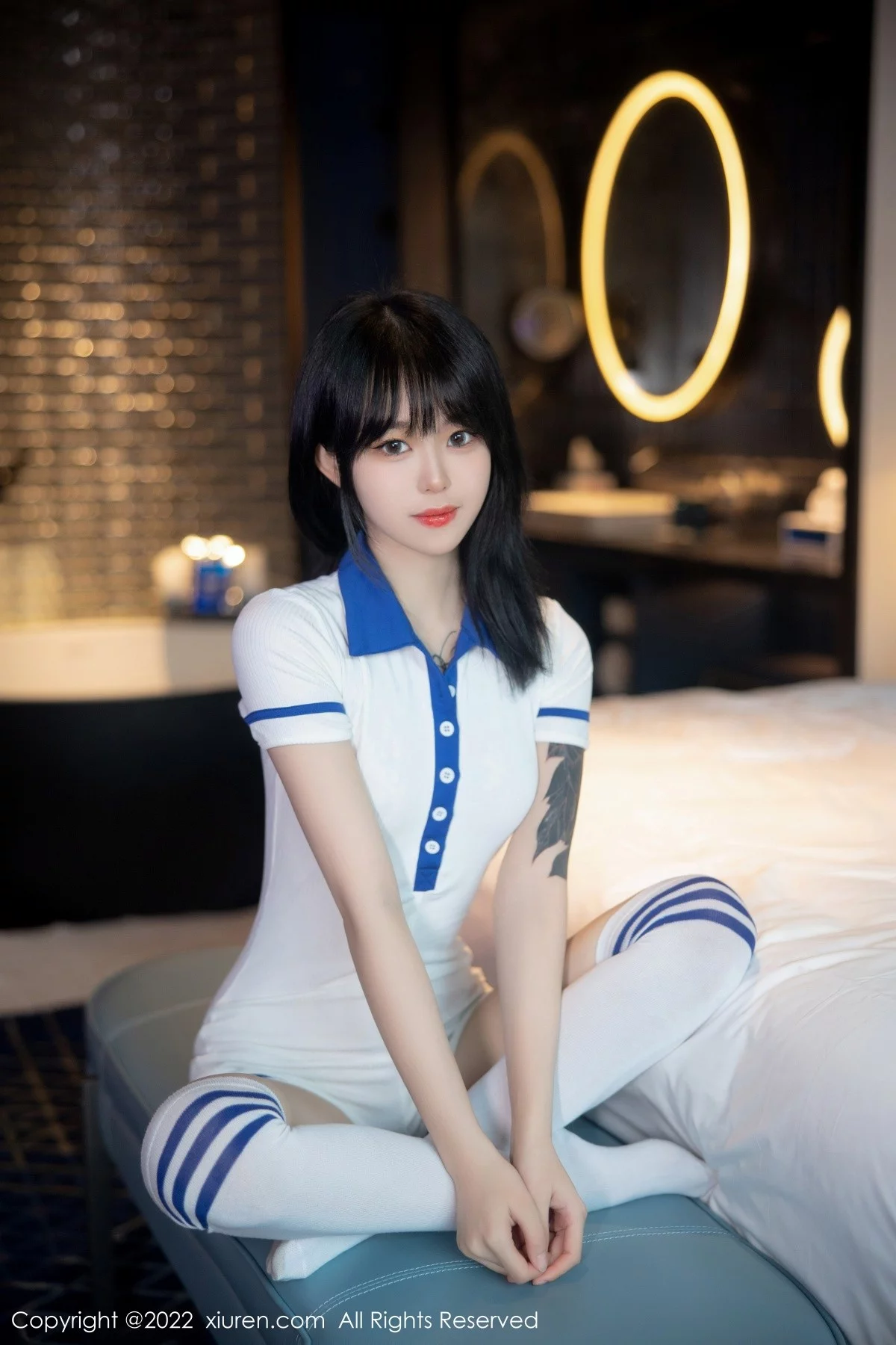 [[XiuRen秀人网]秀人网]No.5291_模特奶瓶性感白色水手服饰配白色长袜秀苗条身材迷人美腿写真88P