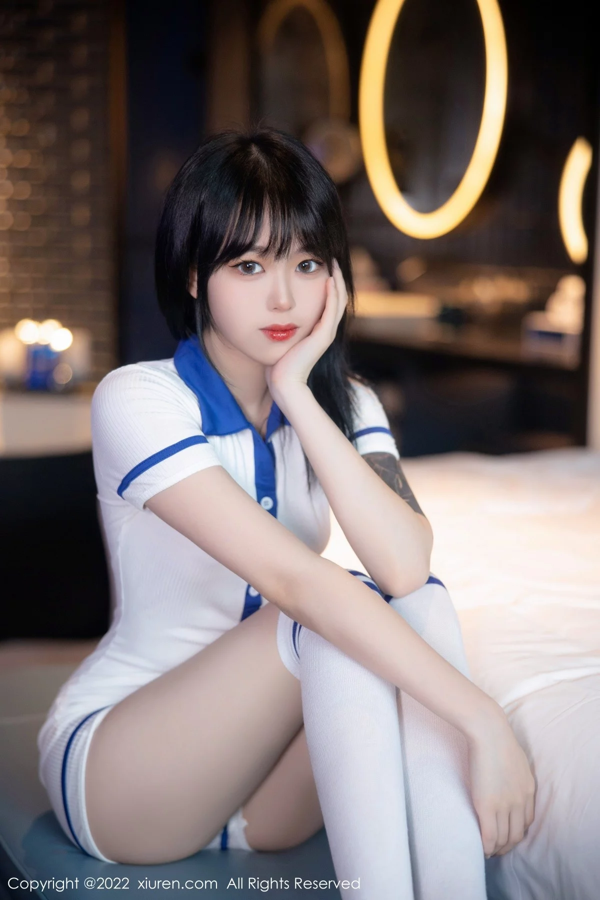 [[XiuRen秀人网]秀人网]No.5291_模特奶瓶性感白色水手服饰配白色长袜秀苗条身材迷人美腿写真88P