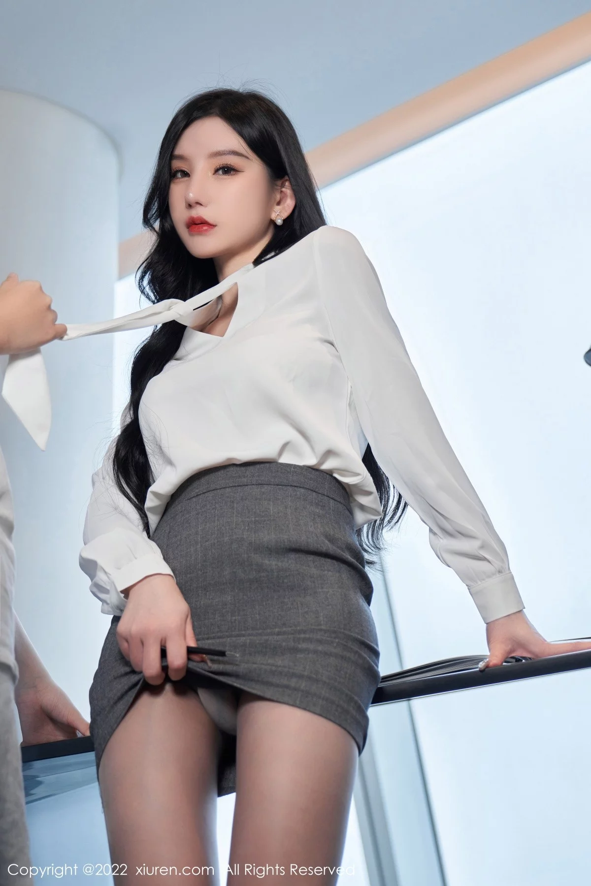 [[XiuRen秀人网]秀人网]No.5177_女神周于希Sally心愿旅拍性感职业装+黑色情趣服饰完美诱惑写真81P