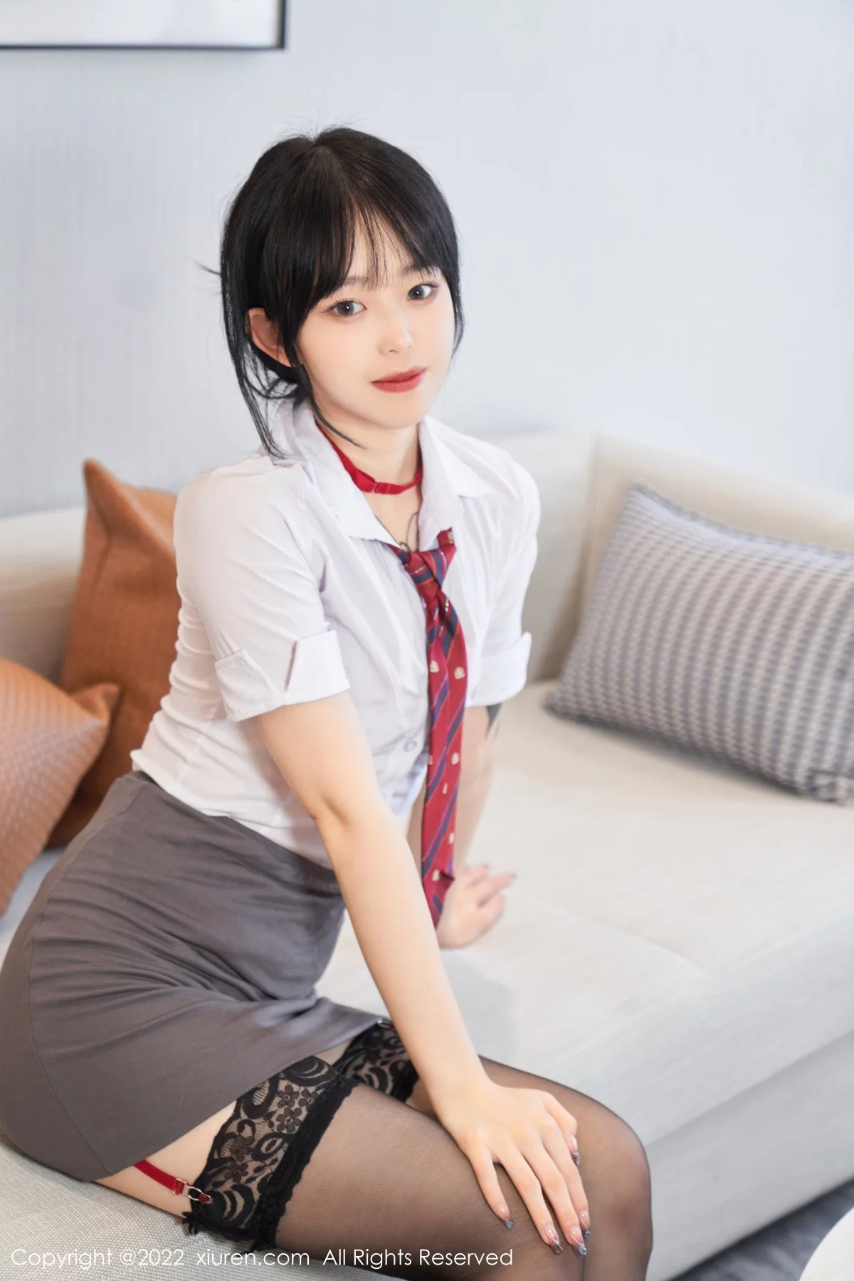 [[XiuRen秀人网]秀人网]No.5182_模特奶瓶性感白T配灰色短裙露轻透内衣黑丝吊袜极致魅惑写真66P