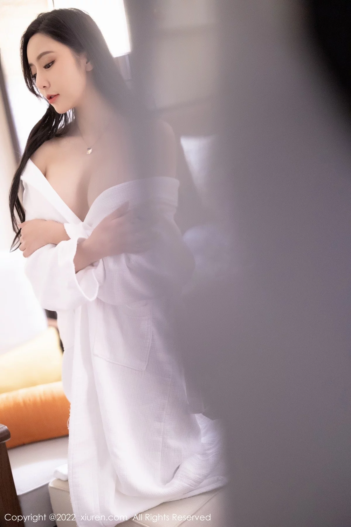 [[XiuRen秀人网]秀人网]No.5194_女神王馨瑶yanni厦门旅拍脱紧身连衣裙露灰色蕾丝内衣诱惑写真90P