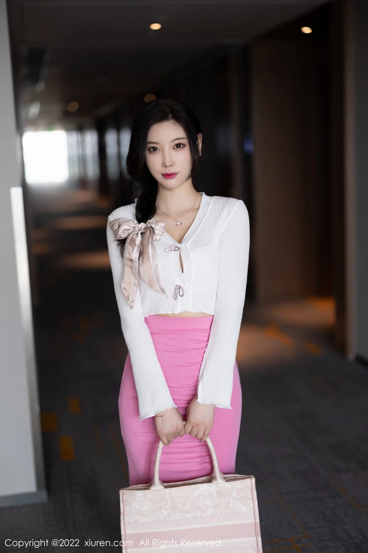 [[XiuRen秀人网]秀人网]No.5200_女神杨晨晨Yome半脱露白色轻透蕾丝内衣秀完美身材诱惑写真76P