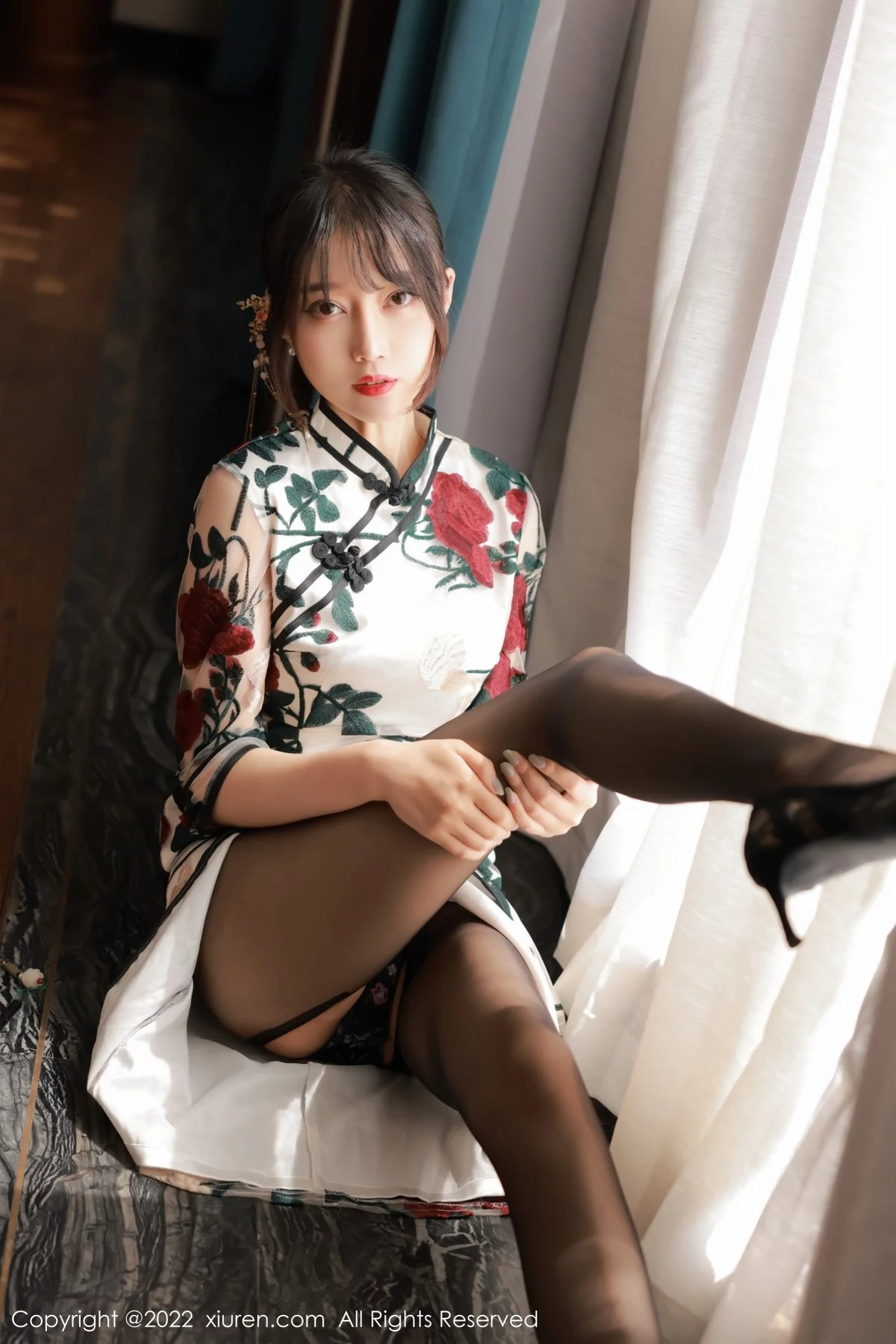[[XiuRen秀人网]秀人网]No.5199_模特玥儿玥er澳门旅拍半脱露黑色轻透内衣配超薄黑丝诱惑写真77P