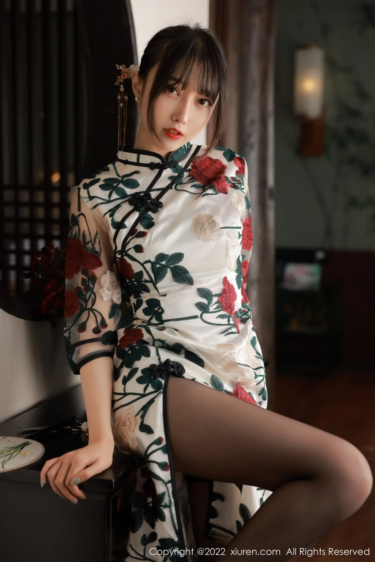 [[XiuRen秀人网]秀人网]No.5199_模特玥儿玥er澳门旅拍半脱露黑色轻透内衣配超薄黑丝诱惑写真77P
