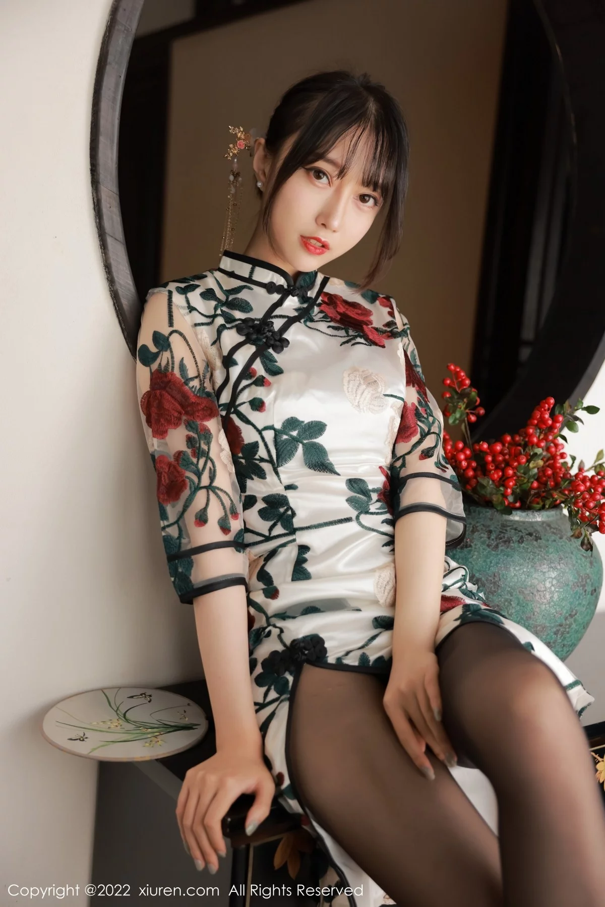 [[XiuRen秀人网]秀人网]No.5199_模特玥儿玥er澳门旅拍半脱露黑色轻透内衣配超薄黑丝诱惑写真77P