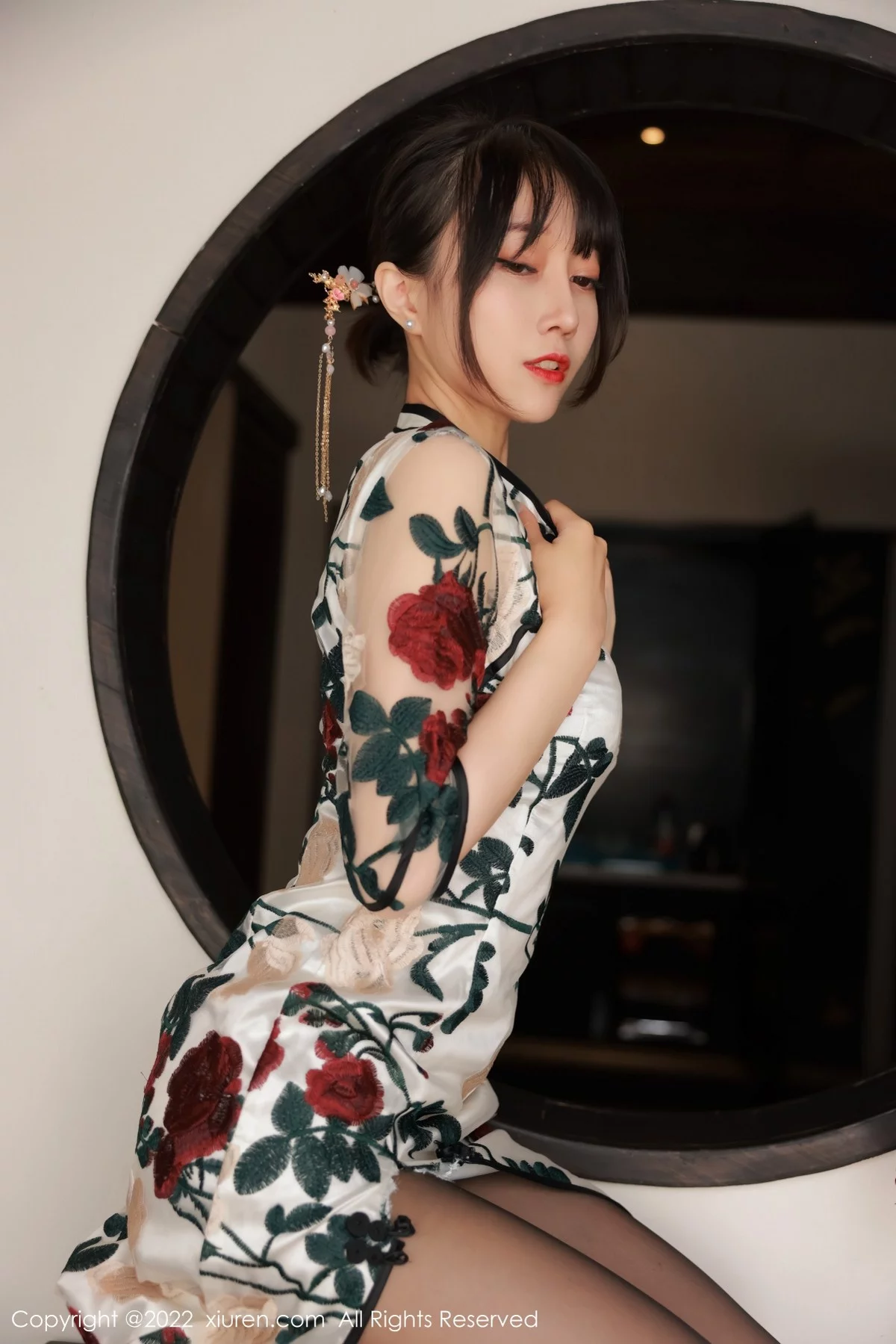 [[XiuRen秀人网]秀人网]No.5199_模特玥儿玥er澳门旅拍半脱露黑色轻透内衣配超薄黑丝诱惑写真77P