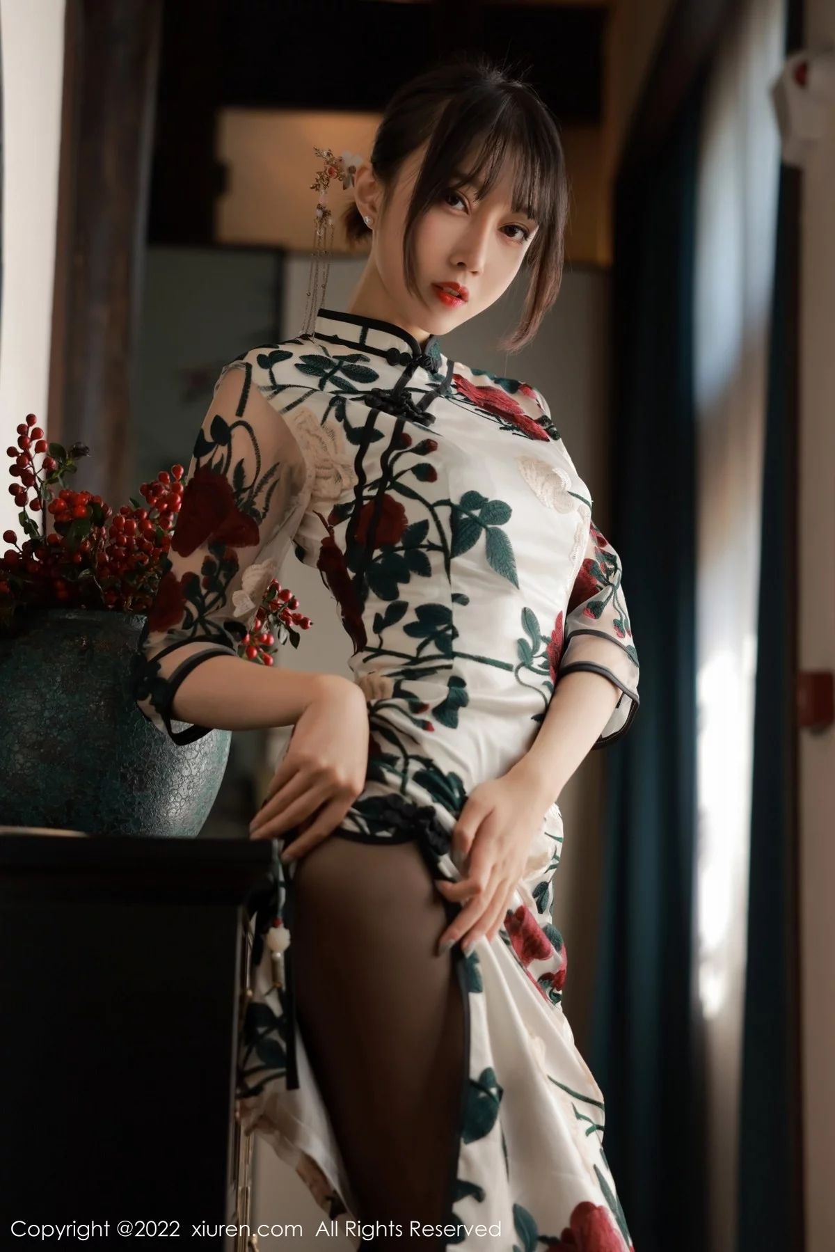 [[XiuRen秀人网]秀人网]No.5199_模特玥儿玥er澳门旅拍半脱露黑色轻透内衣配超薄黑丝诱惑写真77P