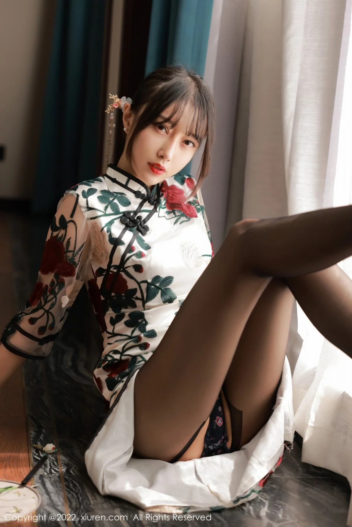 [[XiuRen秀人网]秀人网]No.5199_模特玥儿玥er澳门旅拍半脱露黑色轻透内衣配超薄黑丝诱惑写真77P
