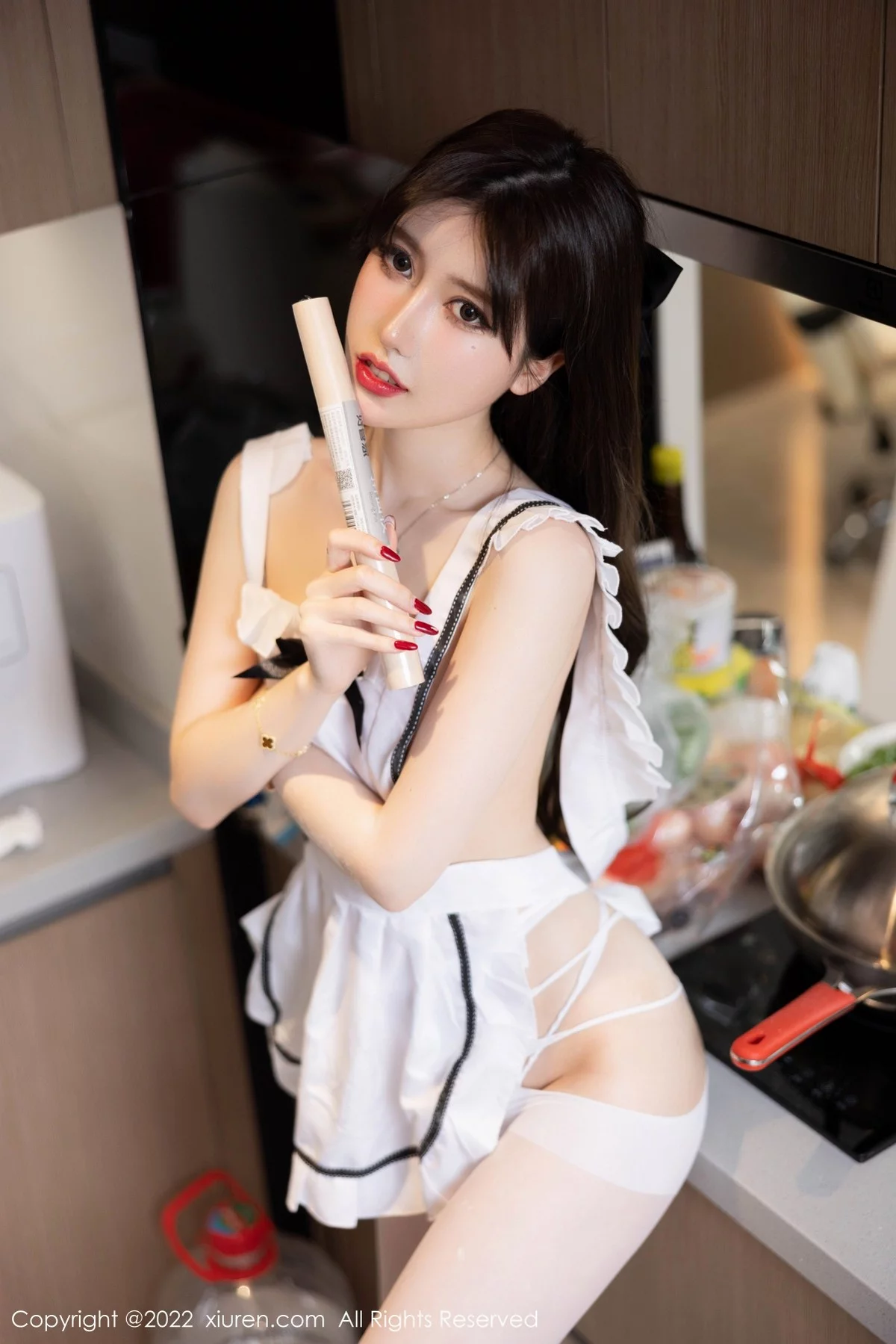 [[XiuRen秀人网]秀人网]No.5306_模特美桃酱海南心愿旅拍粉色收身衣+私房白色女仆性感迷人写真73P