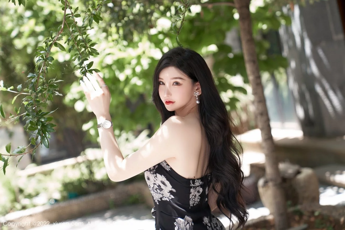 [[XiuRen秀人网]秀人网]No.5307_女神周于希Sally心愿旅拍黑色露肩连衣长裙秀完美身材诱惑写真90P