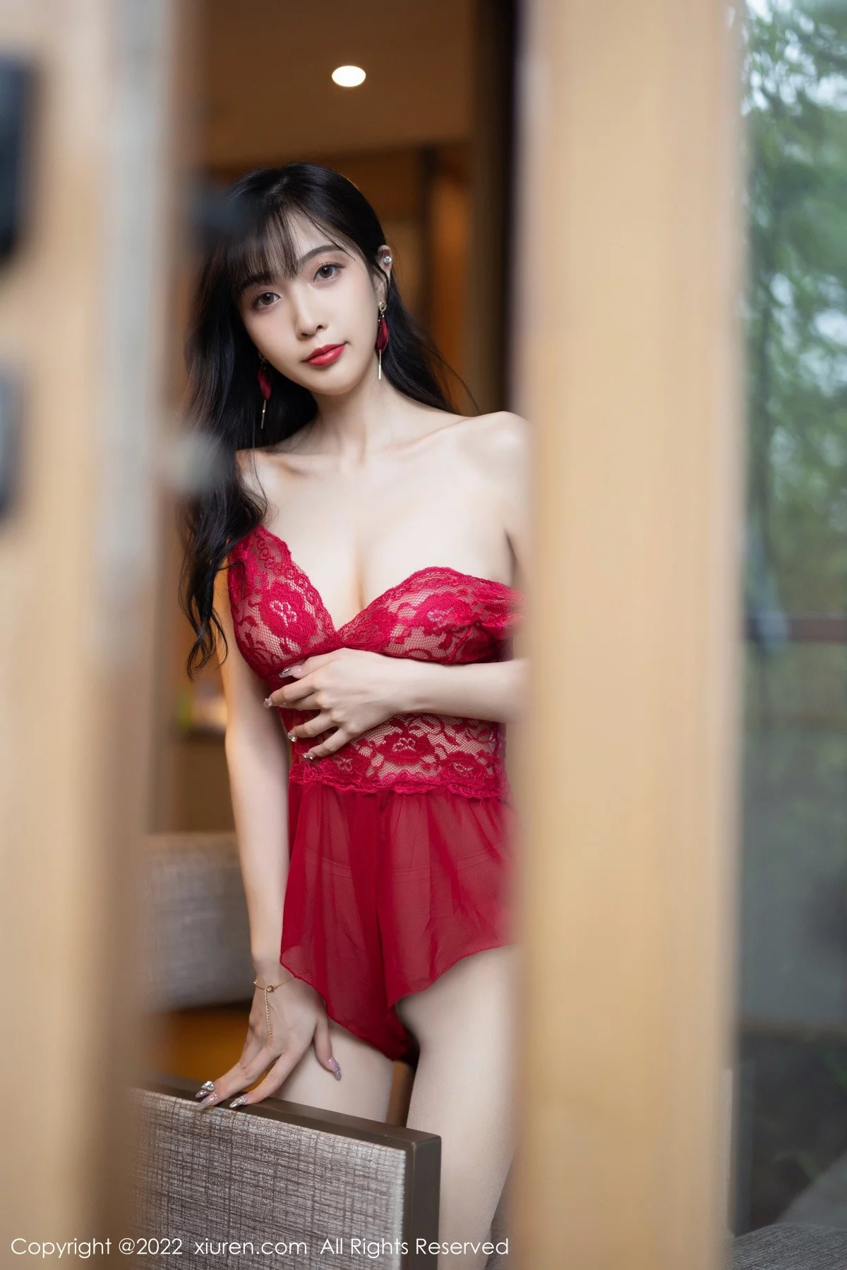 [[XiuRen秀人网]秀人网]No.5303_模特林星阑厦门旅拍红色轻透网纱睡衣配超薄肉丝撩人诱惑写真70P