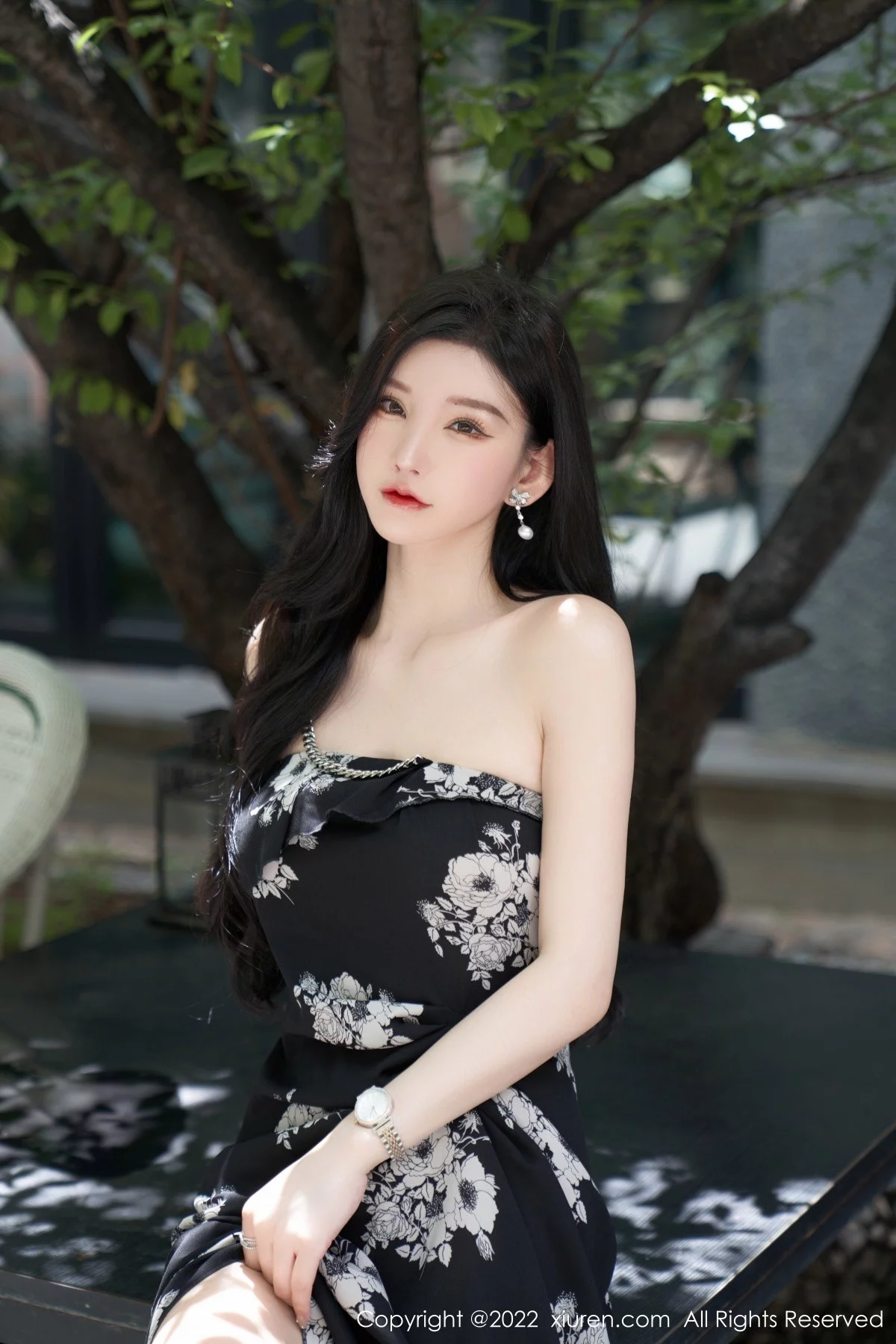 [[XiuRen秀人网]秀人网]No.5307_女神周于希Sally心愿旅拍黑色露肩连衣长裙秀完美身材诱惑写真90P