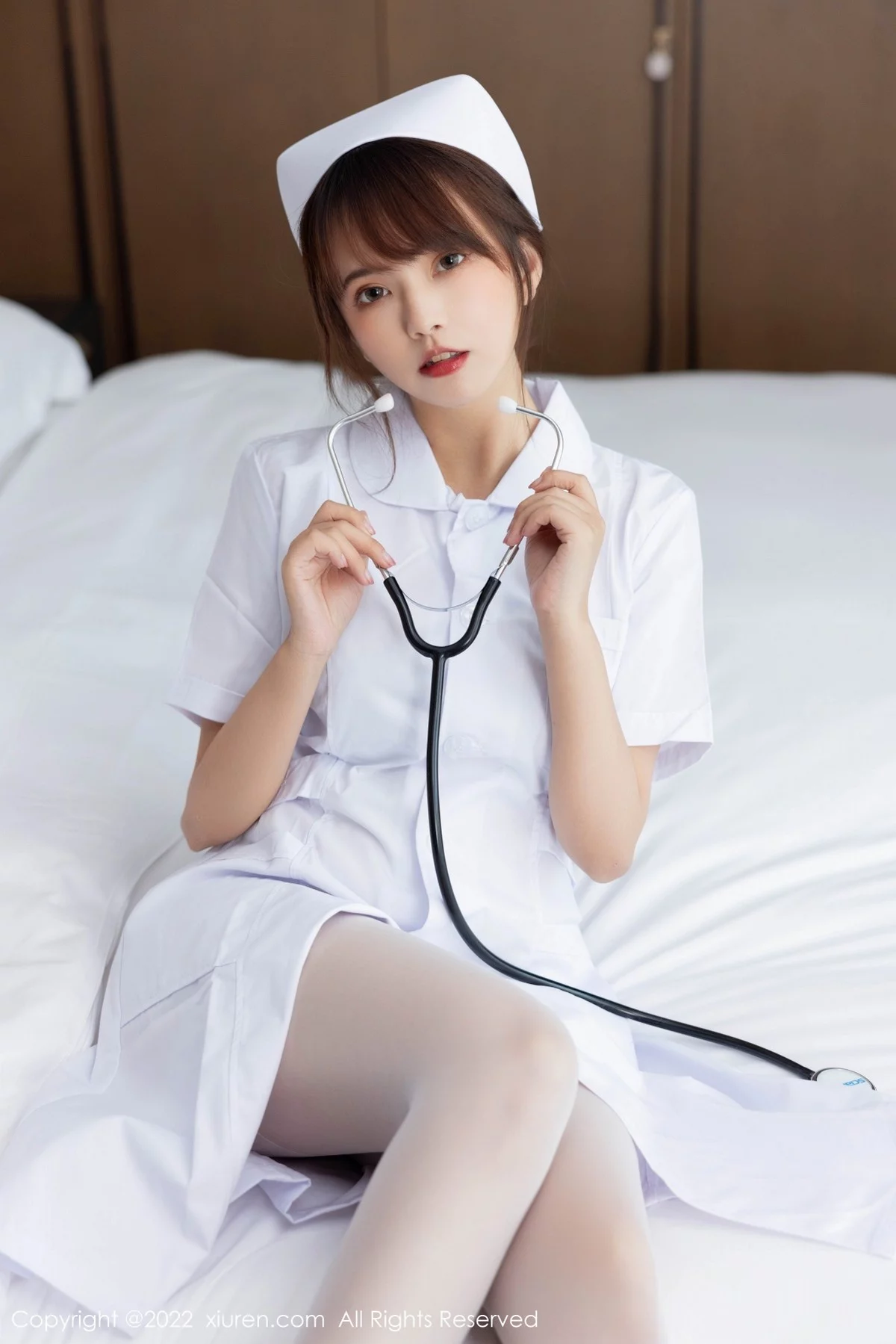 [[XiuRen秀人网]秀人网]No.5353_模特张思允Nice性感白色护士服饰配超薄无内肉丝惹火诱惑写真60P