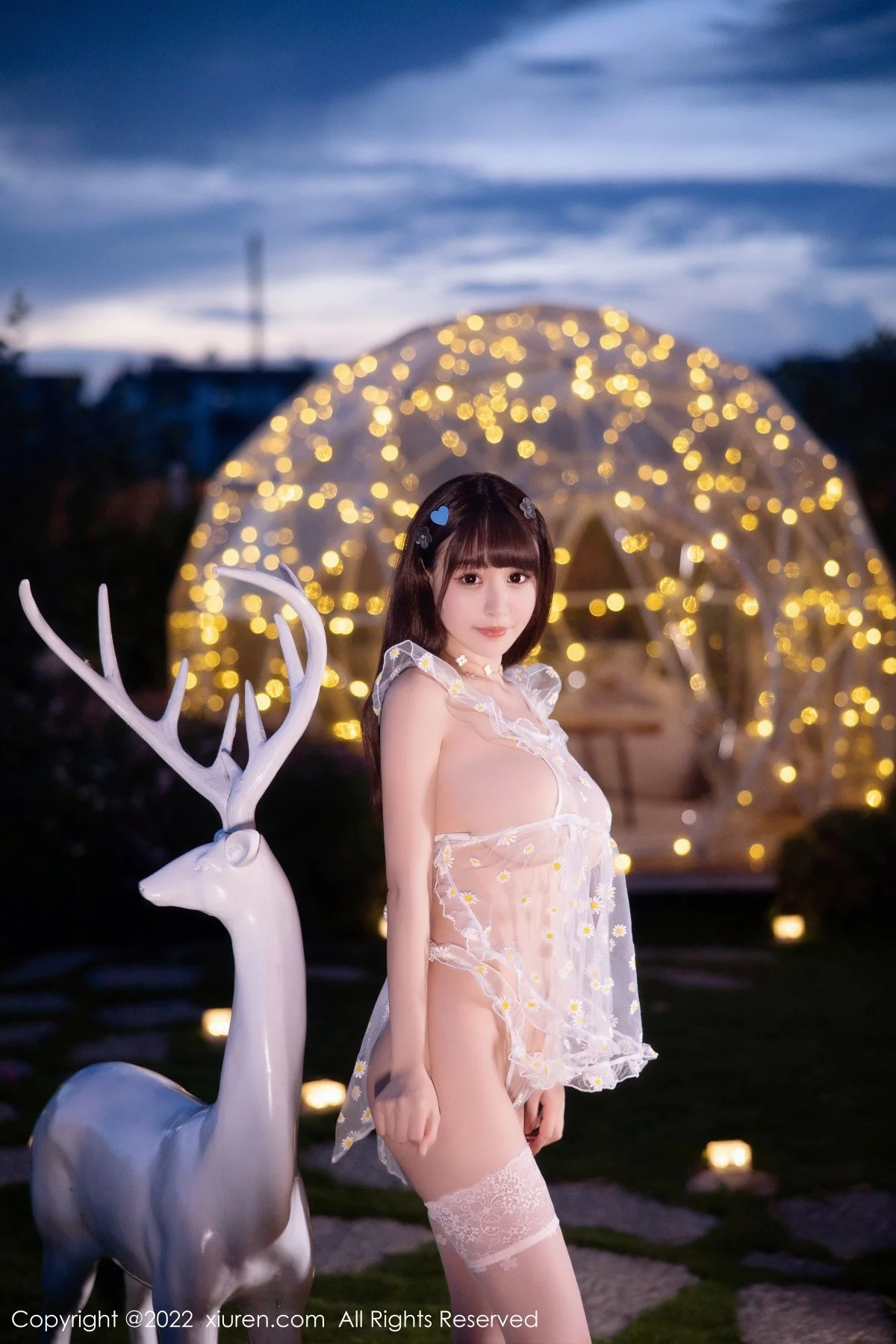 [[XiuRen秀人网]秀人网]No.5358_女神朱可儿Flora大理旅拍户外白色轻透薄纱配蕾丝袜撩人诱惑写真73P